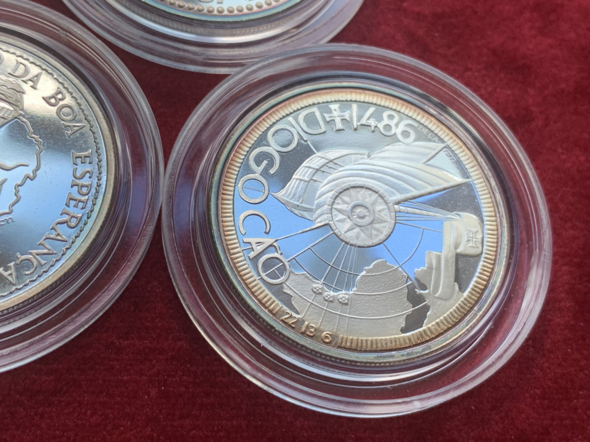 《竞宝斋》第67场-本周日，周一，周四.3场连拍（全场不限金额包邮） 葡萄牙 大航海 精制套币 4枚一组 单重16.5克  925银  合计68克 边缘五彩包浆，非常漂亮