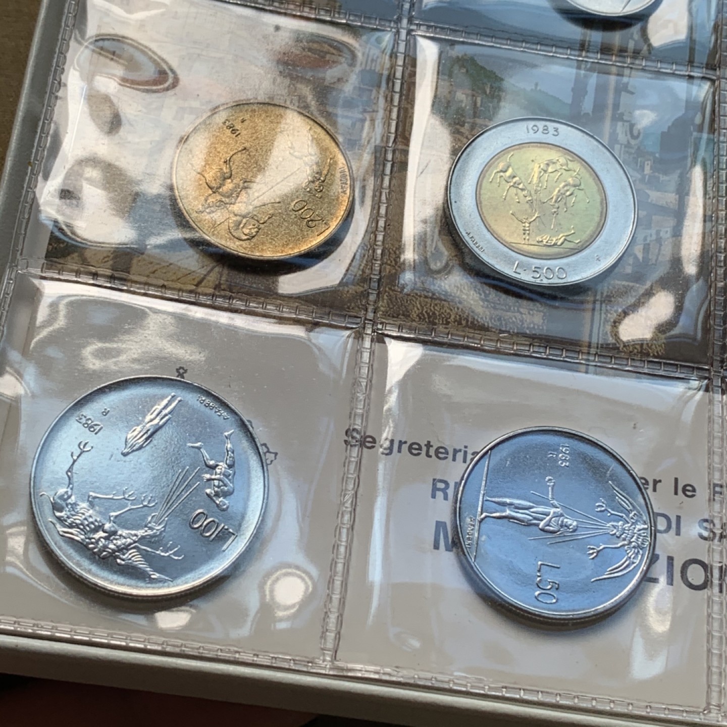 《竞宝斋》第67场-本周日，周一，周四.3场连拍（全场不限金额包邮） 圣马力诺 1983年 盒装套币，保存的非常好