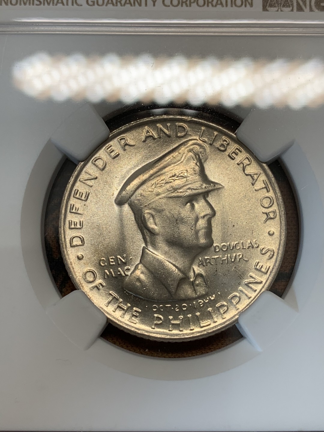 《竞宝斋》第67场-本周日，周一，周四.3场连拍（全场不限金额包邮） NGC-MS66菲律宾1947年马克阿瑟半比索大银币