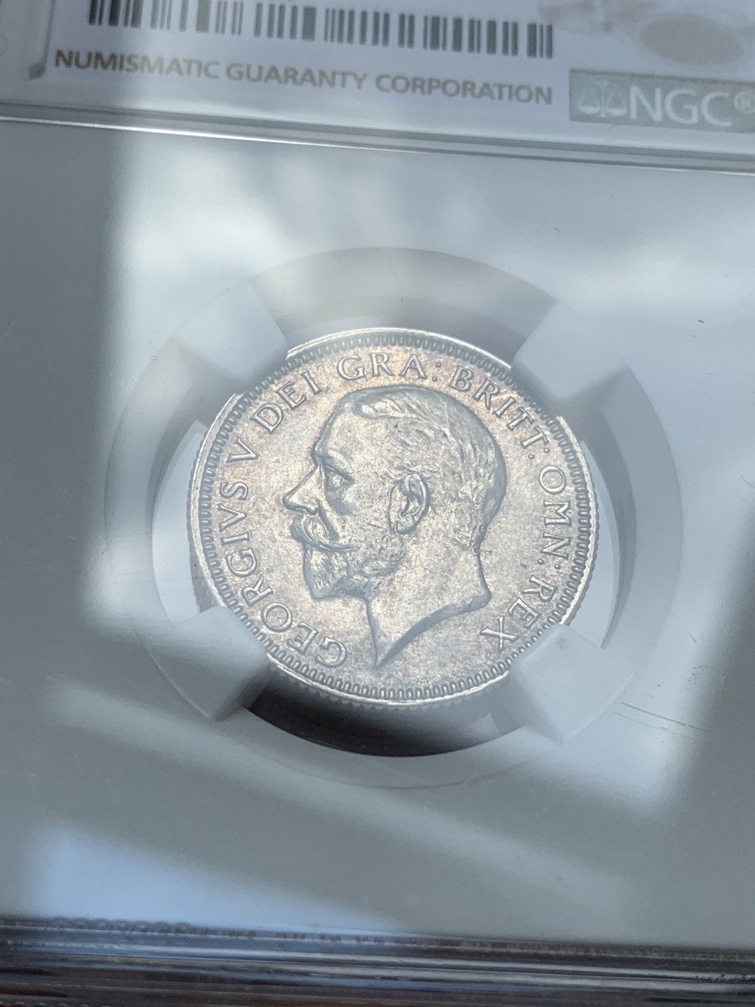 《竞宝斋》第67场-本周日，周一，周四.3场连拍（全场不限金额包邮） NGC-MS64 英国 1933年 乔治五世一先令银币，原味包浆