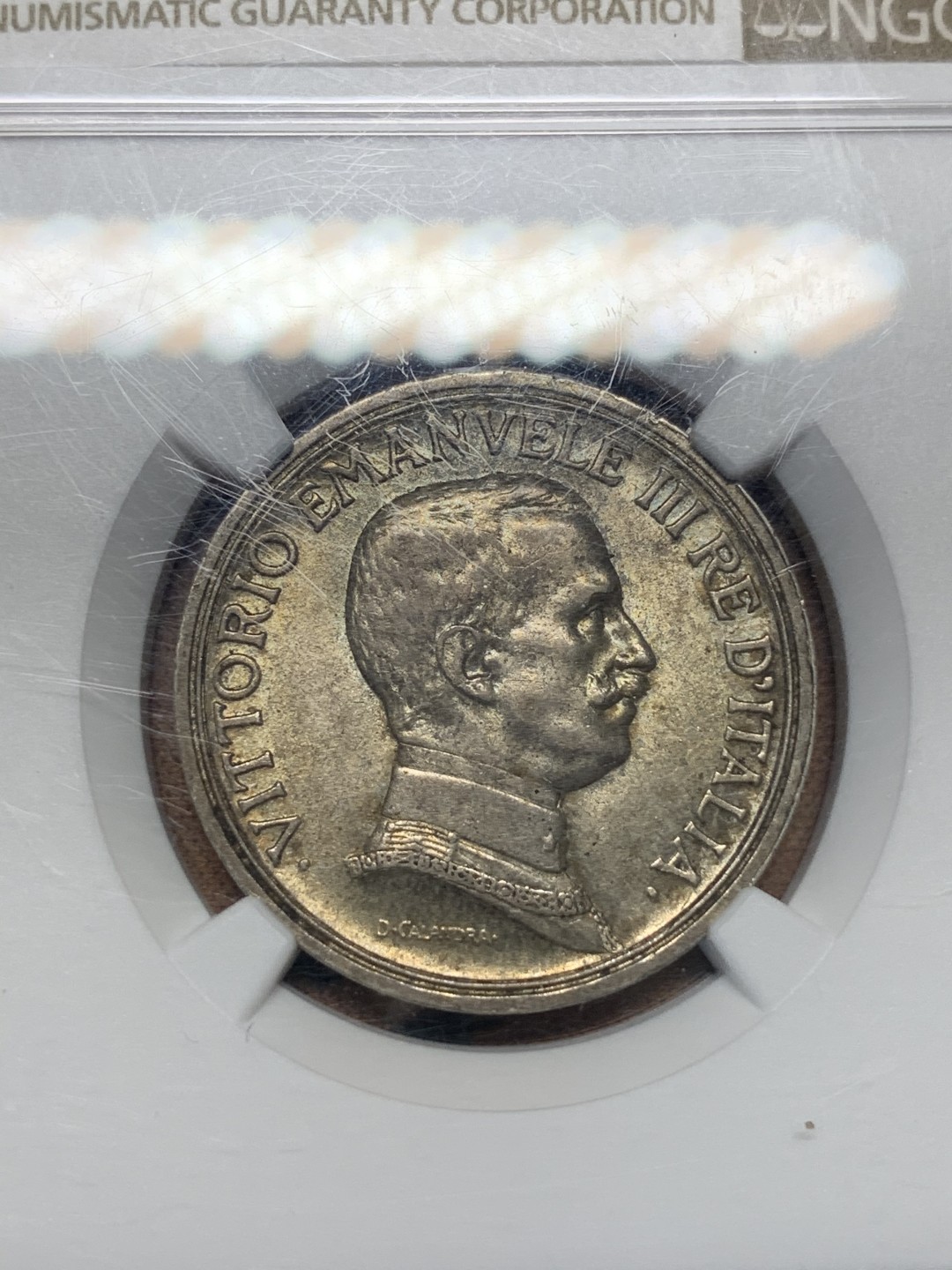 《竞宝斋》第67场-本周日，周一，周四.3场连拍（全场不限金额包邮） NGC AU58 意大利 1915年  2里拉 马车 银币 原味深彩包浆 给分不容易