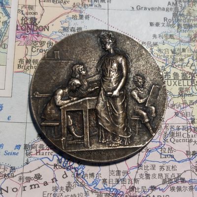 gush小明220626 法国教育类镀银铜章