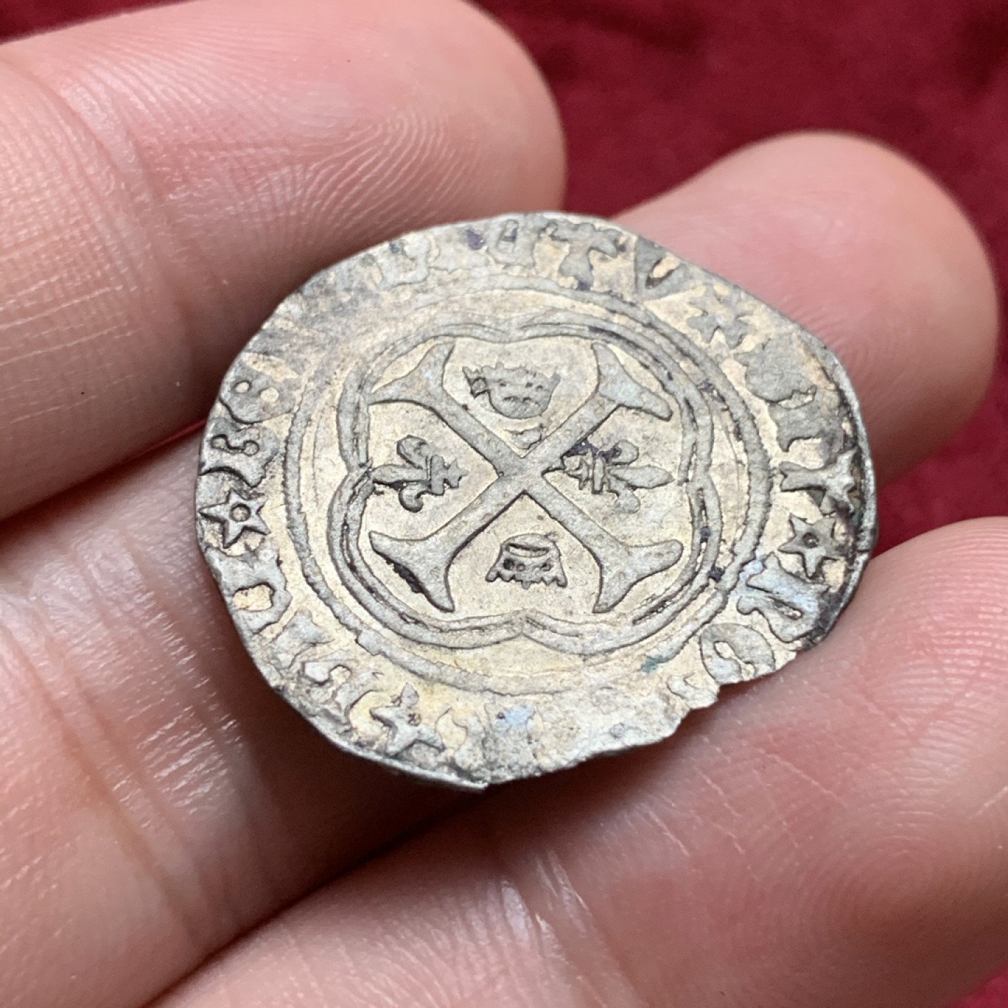 《竞宝斋》第67场-本周日，周一，周四.3场连拍（全场不限金额包邮） 法国 中世纪 打制银币 细节非常的好 徽章清晰 细节见图