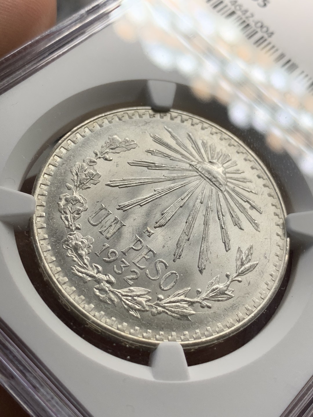 《竞宝斋》第67场-本周日，周一，周四.3场连拍（全场不限金额包邮） NGC-MS65 墨西哥 1932年 1比索 鹰洋 “9”开口版较少见 原光好品银币