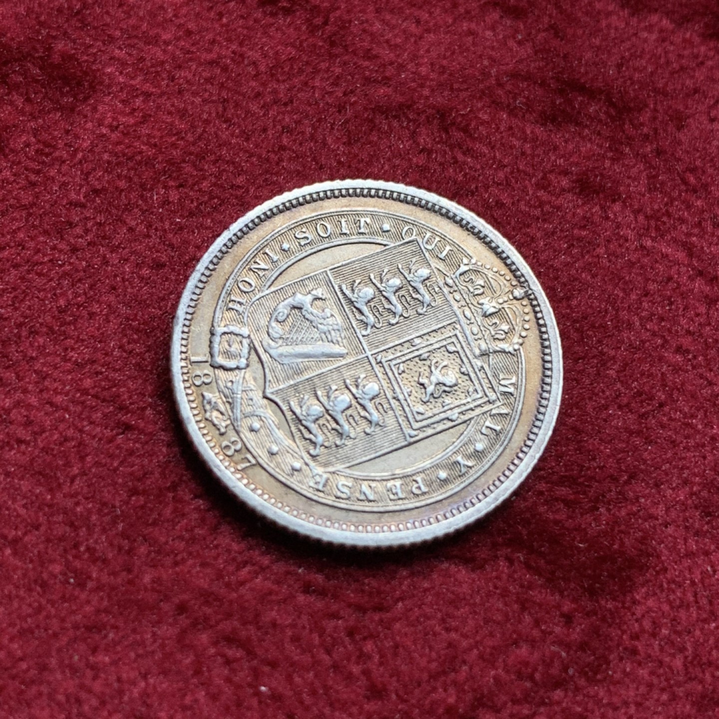 《竞宝斋》第67场-本周日，周一，周四.3场连拍（全场不限金额包邮） 1887年大英帝国维多利亚高冠6便士 盾徽 老包浆好品