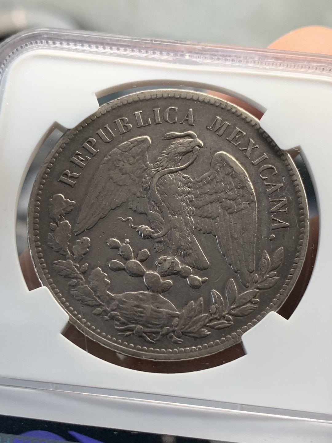 《竞宝斋》第67场-本周日，周一，周四.3场连拍（全场不限金额包邮） NGC AU细节评级 墨西哥 1899年 CN JQ 直边鹰洋 银币 状态不错 慢慢岁月的痕迹