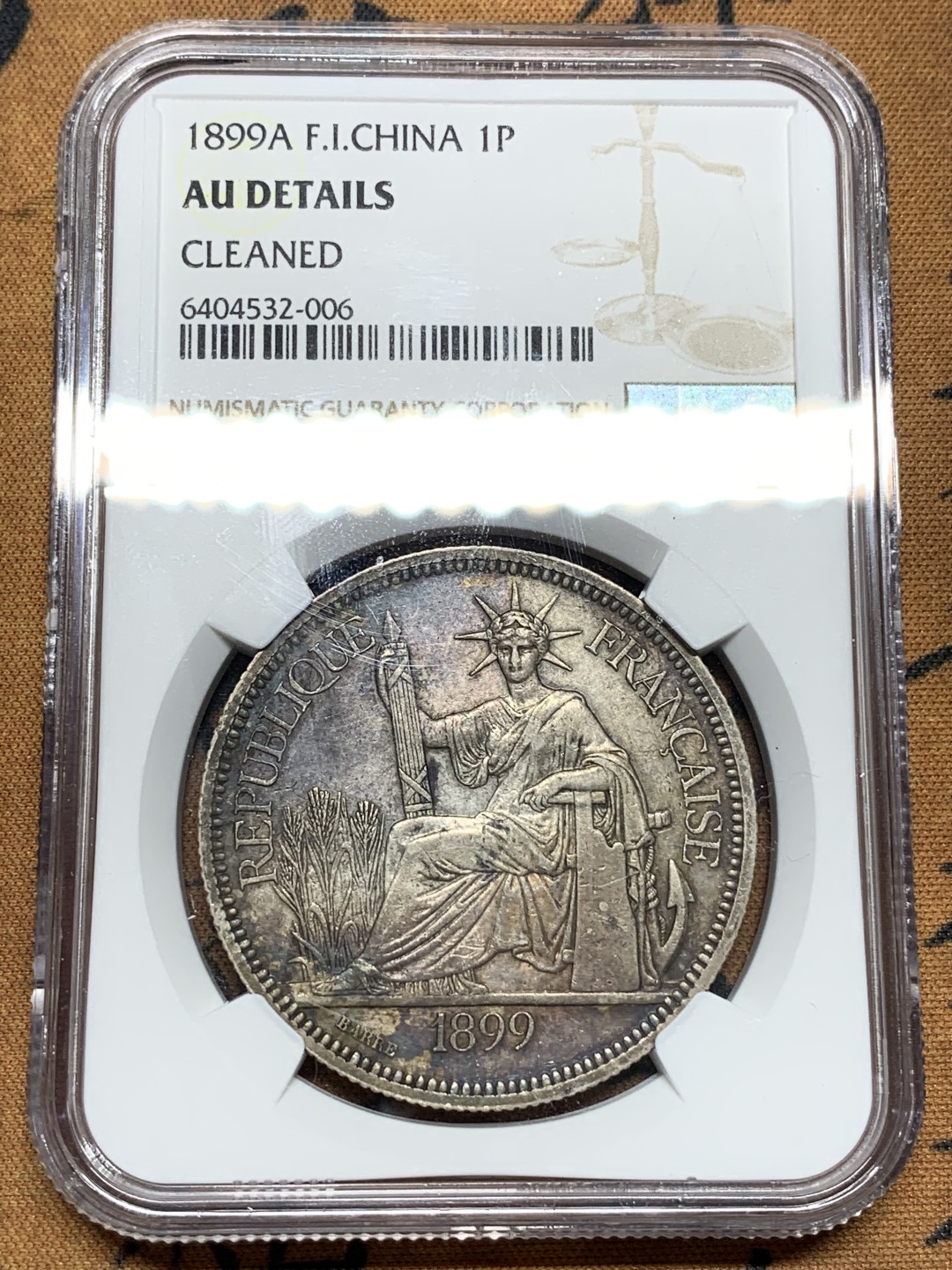 《竞宝斋》第67场-本周日，周一，周四.3场连拍（全场不限金额包邮） NGC-AU 法属印度支那 1899年 坐洋 一元大银币 老包浆 早期年份比较难得 说有洗真是想不通
