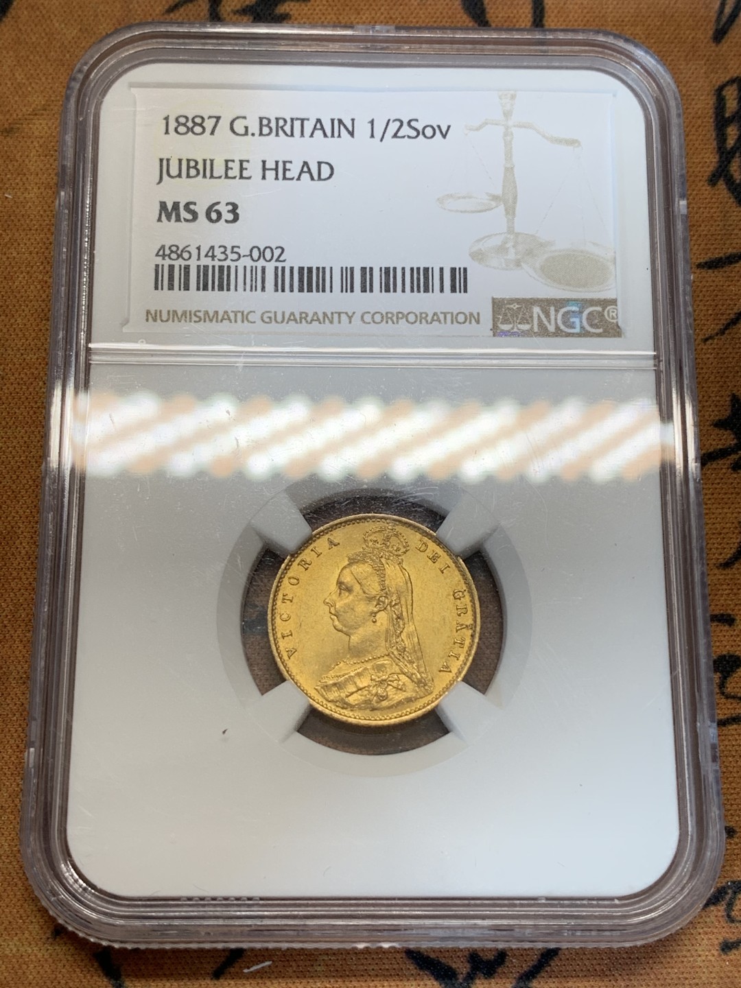 《竞宝斋》第67场-本周日，周一，周四.3场连拍（全场不限金额包邮） NGC MS63 英国1887年维多利亚女王高冠1/2索维林金币