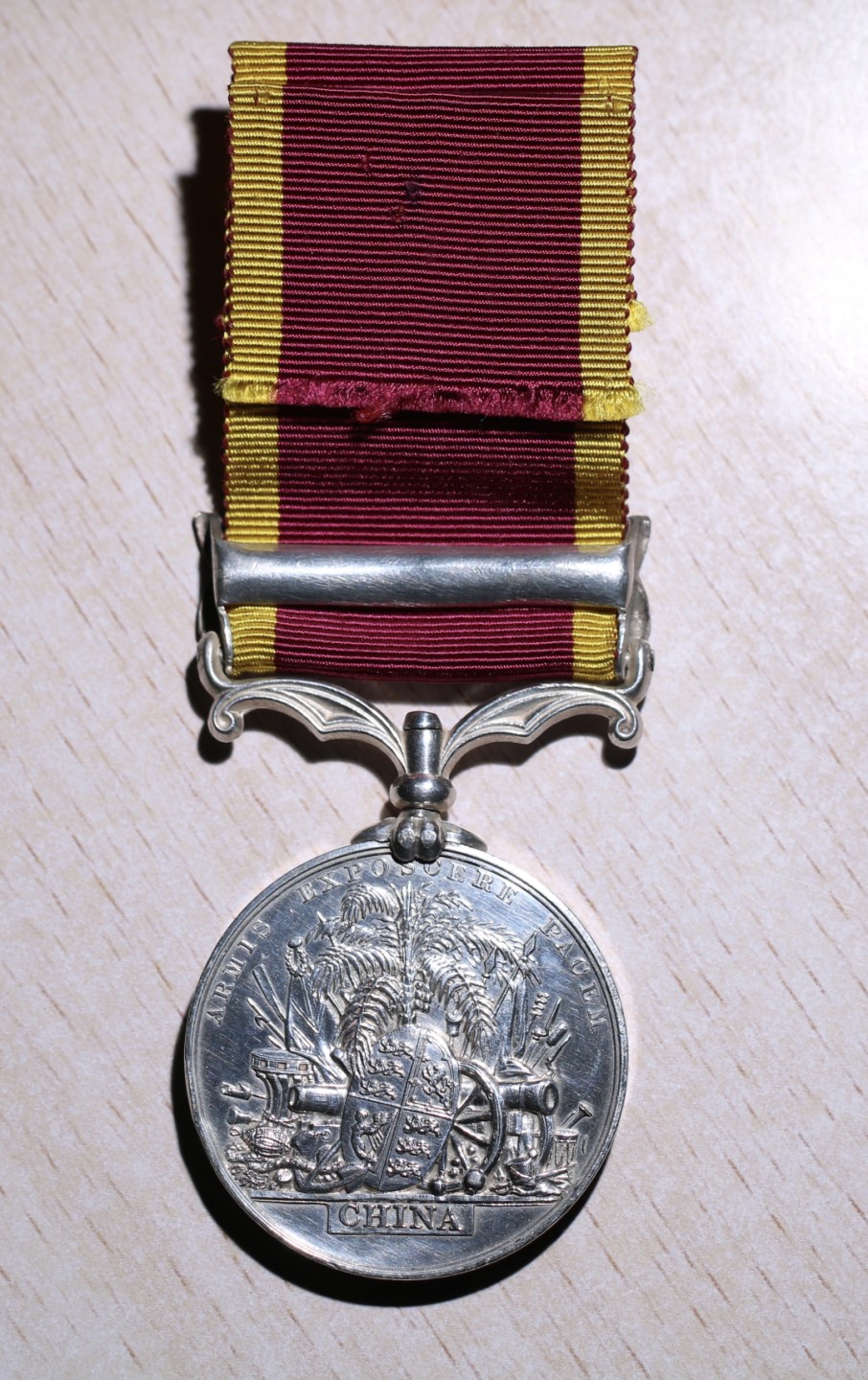 大猫徽章拍卖第195期 勿忘国耻 大英帝国第二次鸦片战争奖章，带1858大沽口战役勋条。无边铭，颁发给皇家海军