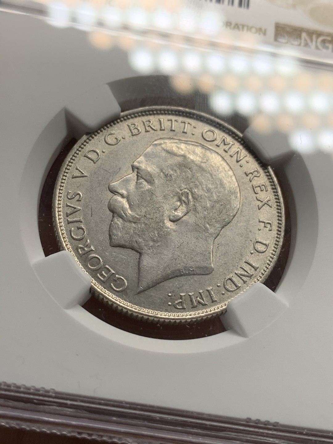 《竞宝斋》第67场-本周日，周一，周四.3场连拍（全场不限金额包邮） NGC-AU58 英国1924年 乔五 2先令 银币 好品像， 买的时候看62的状态买的