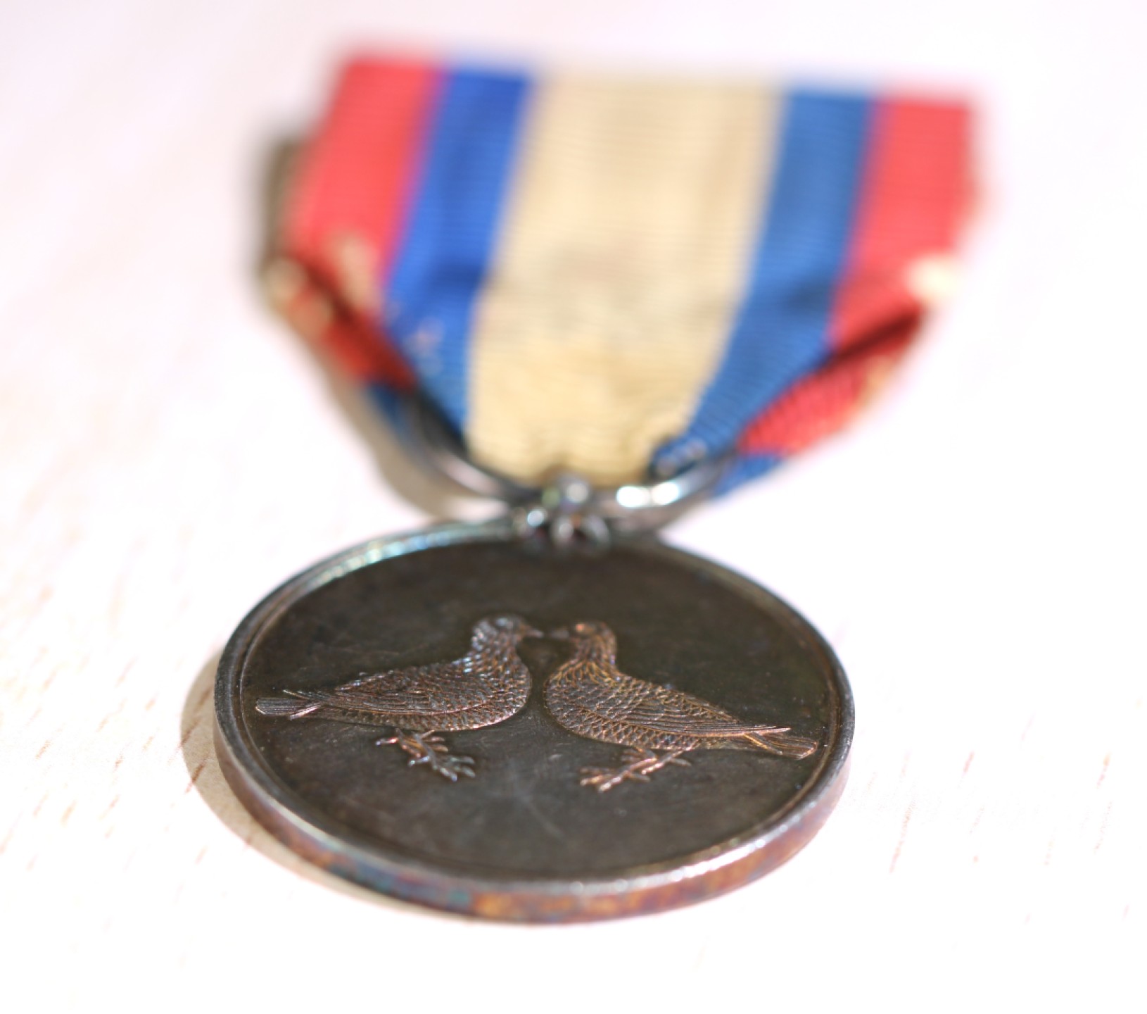 大猫徽章拍卖第195期 大韩帝国嘉礼纪念章 银质 本纪念章是于光武11年（4240（1907））1月24日为了纪念皇太子（名为拓，高宗的二儿子，母亲是明成皇后闵氏，高宗11年：和海丰府院君尹泽荣的女儿（纯贞孝皇后：4227（1894）~4299（1966））的嘉礼而制定，并在当天颁赐给所有参加人员