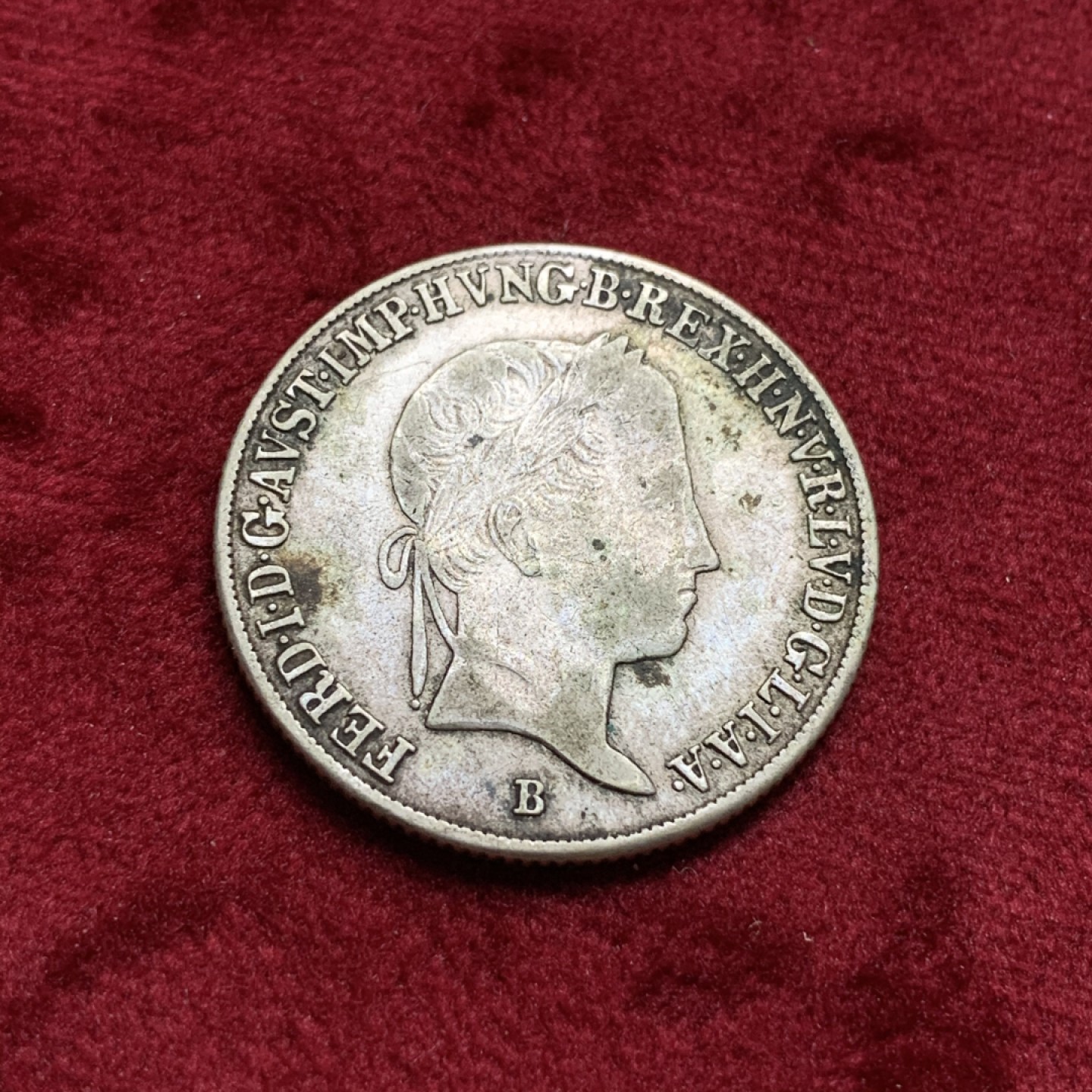 《竞宝斋》第67场-本周日，周一，周四.3场连拍（全场不限金额包邮） 好品 奥匈帝国匈牙利1847年圣母抱子20克鲁泽银币 原味状态