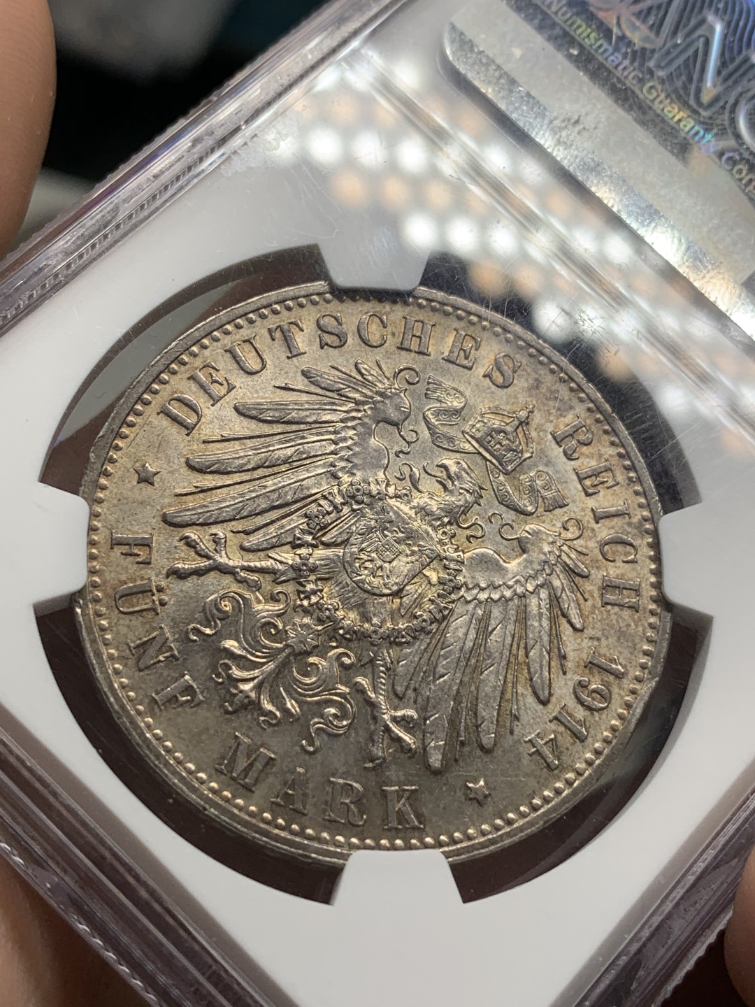 《竞宝斋》第67场-本周日，周一，周四.3场连拍（全场不限金额包邮） NGC UNC 德国 1914年 萨克森 5马克 银币 双面淡彩包浆 细节很不错