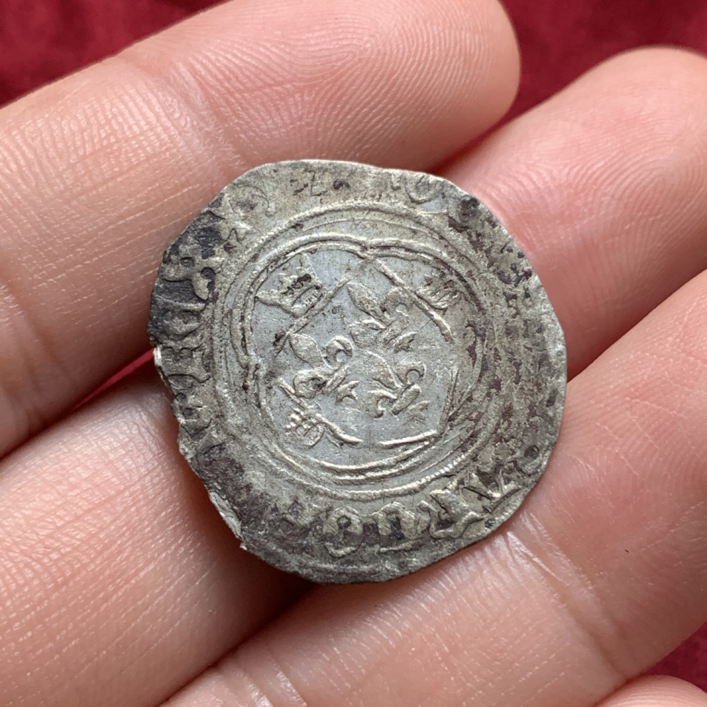 《竞宝斋》第67场-本周日，周一，周四.3场连拍（全场不限金额包邮） 法国 中世纪 打制银币 细节非常的好 徽章清晰 细节见图