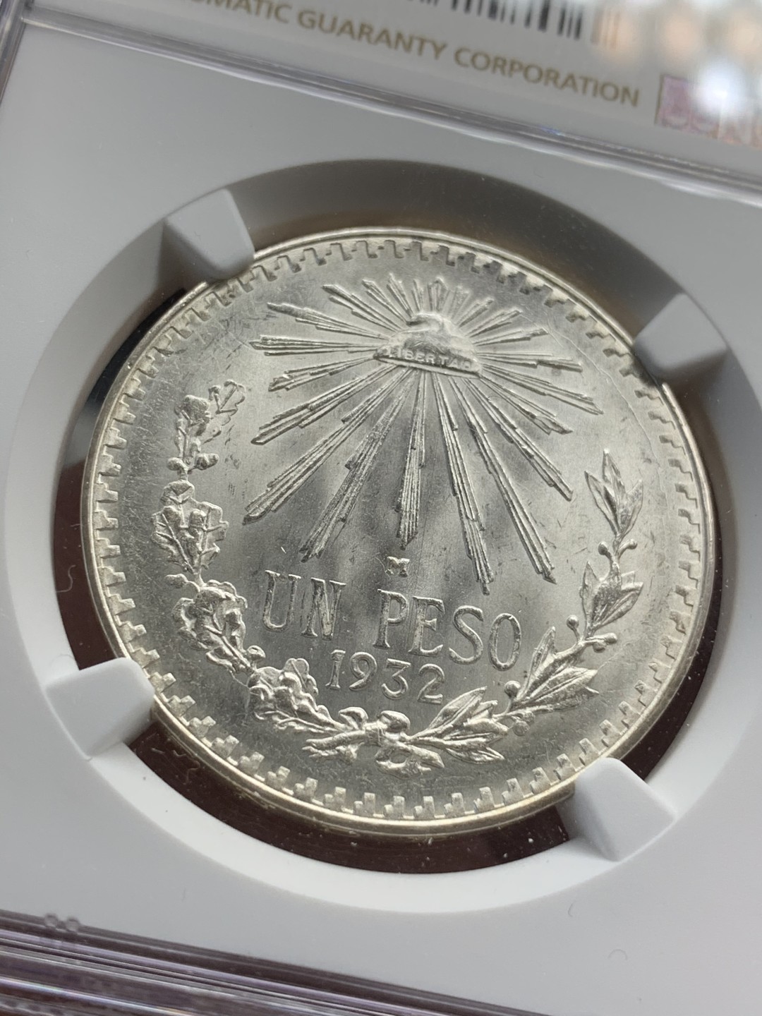 《竞宝斋》第67场-本周日，周一，周四.3场连拍（全场不限金额包邮） NGC-MS65 墨西哥 1932年 1比索 鹰洋 “9”开口版较少见 原光好品银币