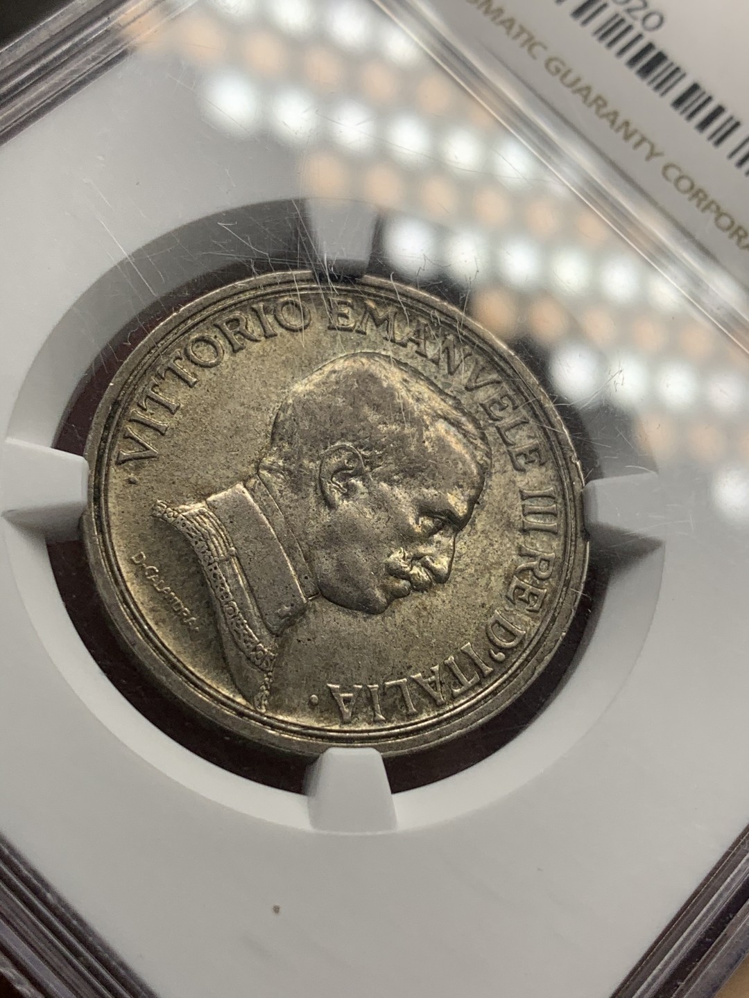 《竞宝斋》第67场-本周日，周一，周四.3场连拍（全场不限金额包邮） NGC AU58 意大利 1915年  2里拉 马车 银币 原味深彩包浆 给分不容易