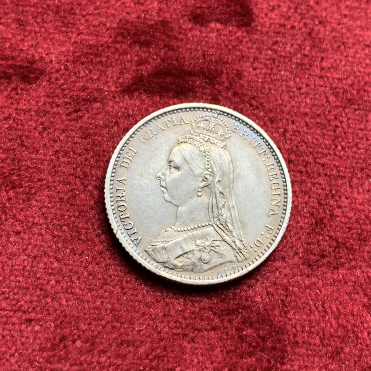 《竞宝斋》第67场-本周日，周一，周四.3场连拍（全场不限金额包邮） 1887年大英帝国维多利亚高冠6便士 盾徽 老包浆好品