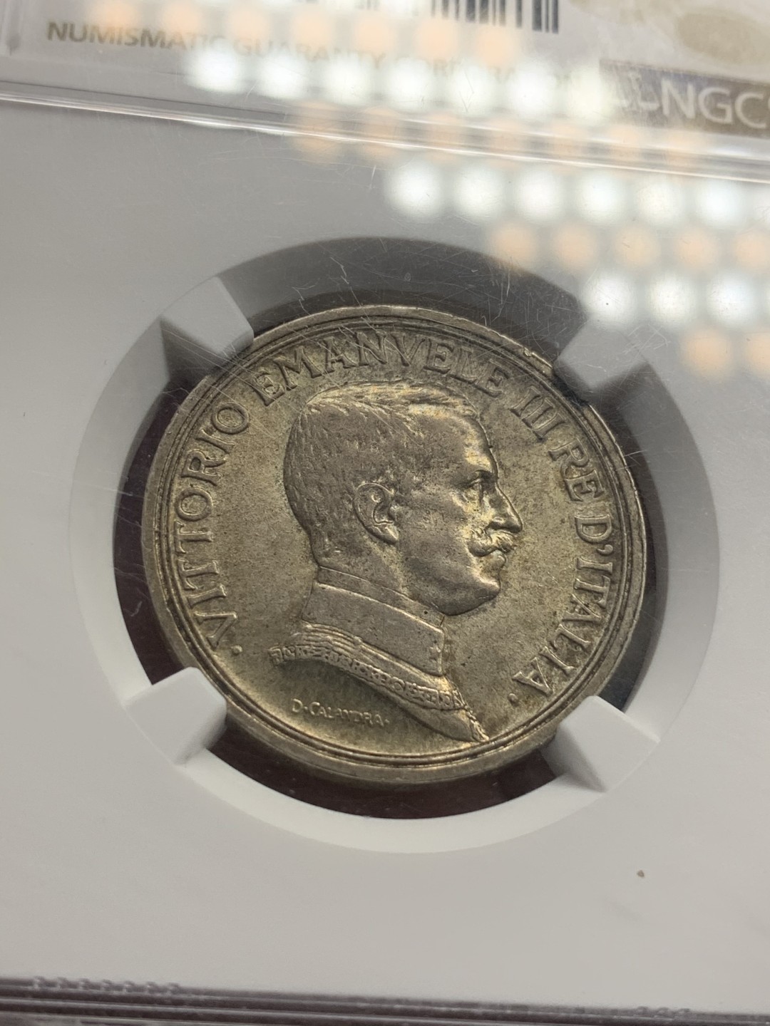 《竞宝斋》第67场-本周日，周一，周四.3场连拍（全场不限金额包邮） NGC AU58 意大利 1915年  2里拉 马车 银币 原味深彩包浆 给分不容易