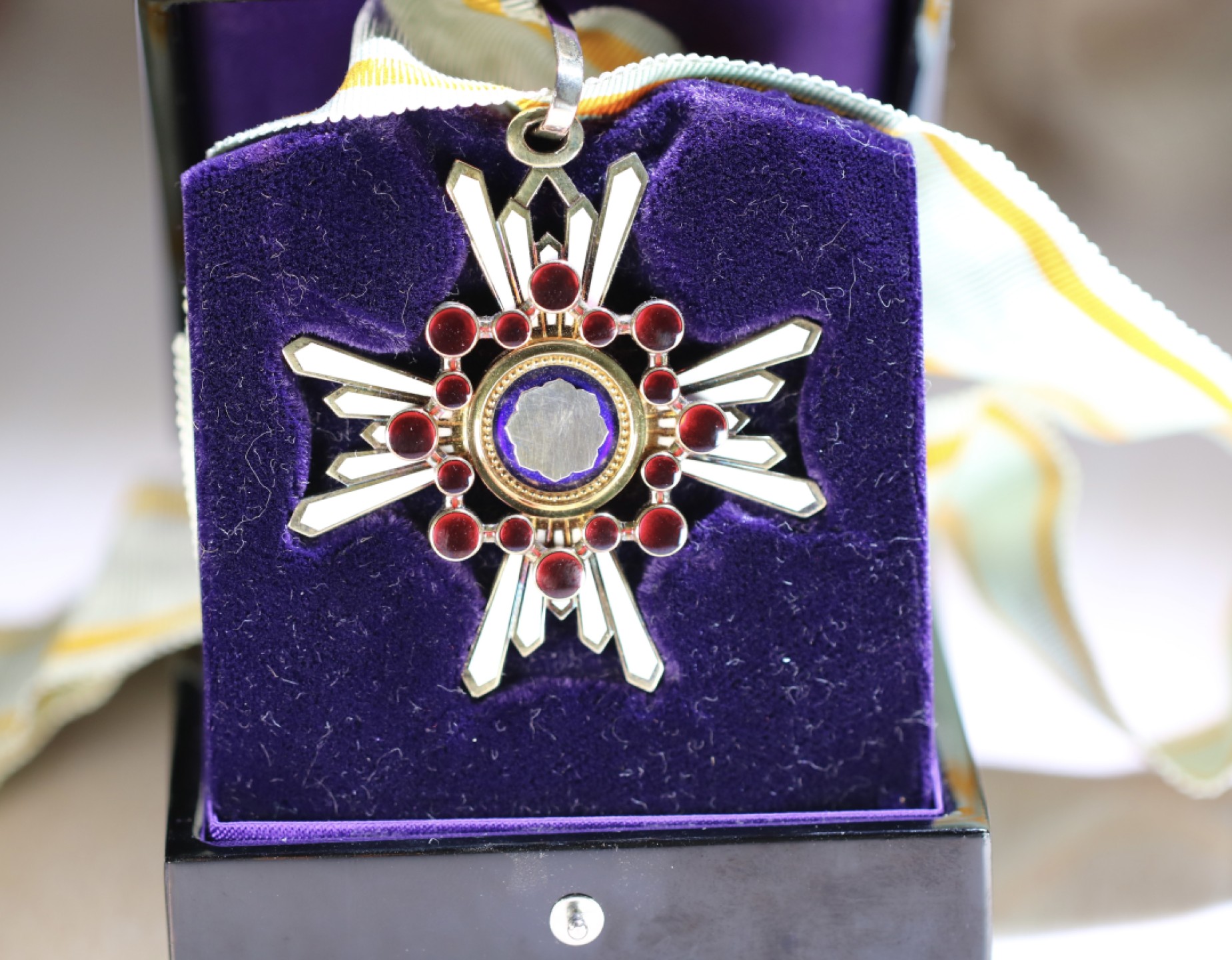 大猫徽章拍卖第195期 三等瑞宝 银质原盒 全品