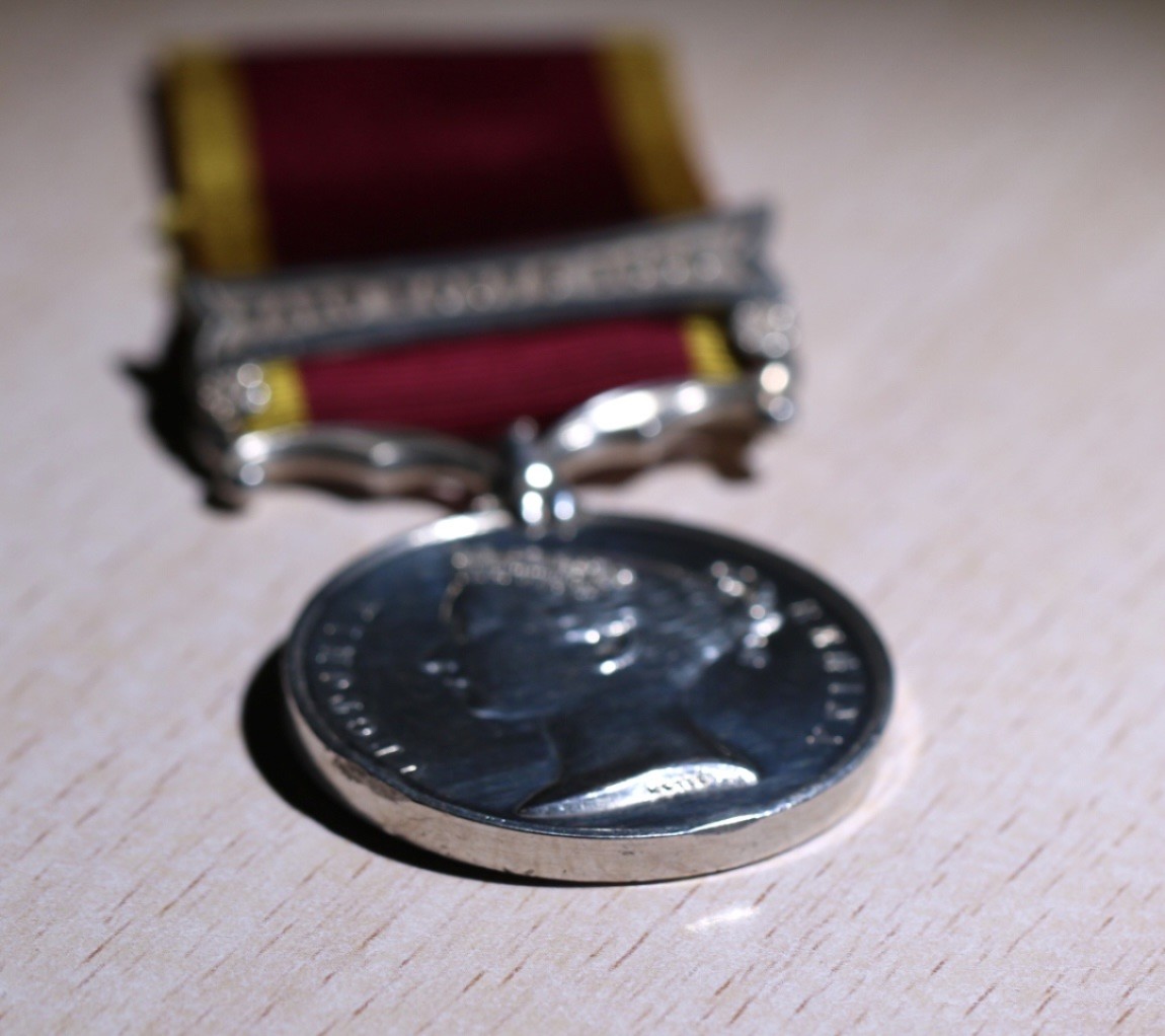 大猫徽章拍卖第195期 勿忘国耻 大英帝国第二次鸦片战争奖章，带1858大沽口战役勋条。无边铭，颁发给皇家海军