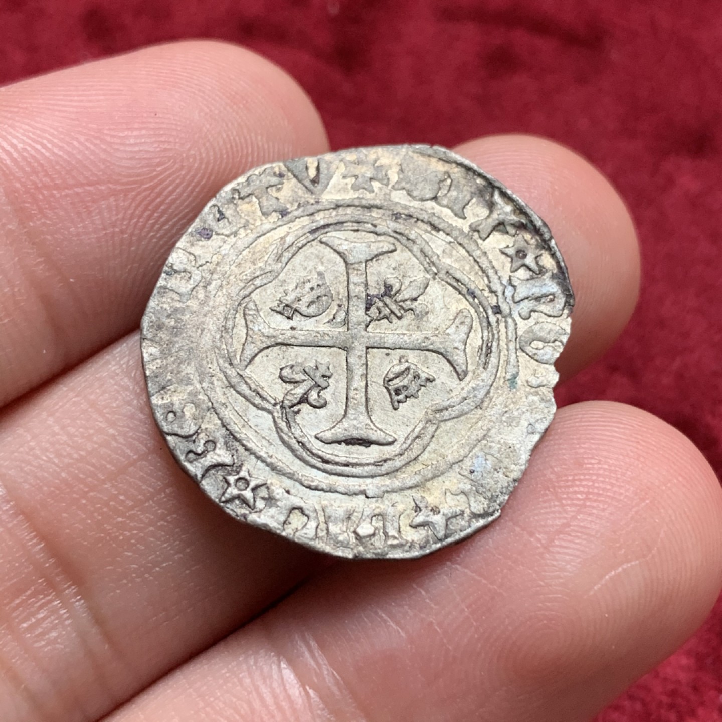 《竞宝斋》第67场-本周日，周一，周四.3场连拍（全场不限金额包邮） 法国 中世纪 打制银币 细节非常的好 徽章清晰 细节见图