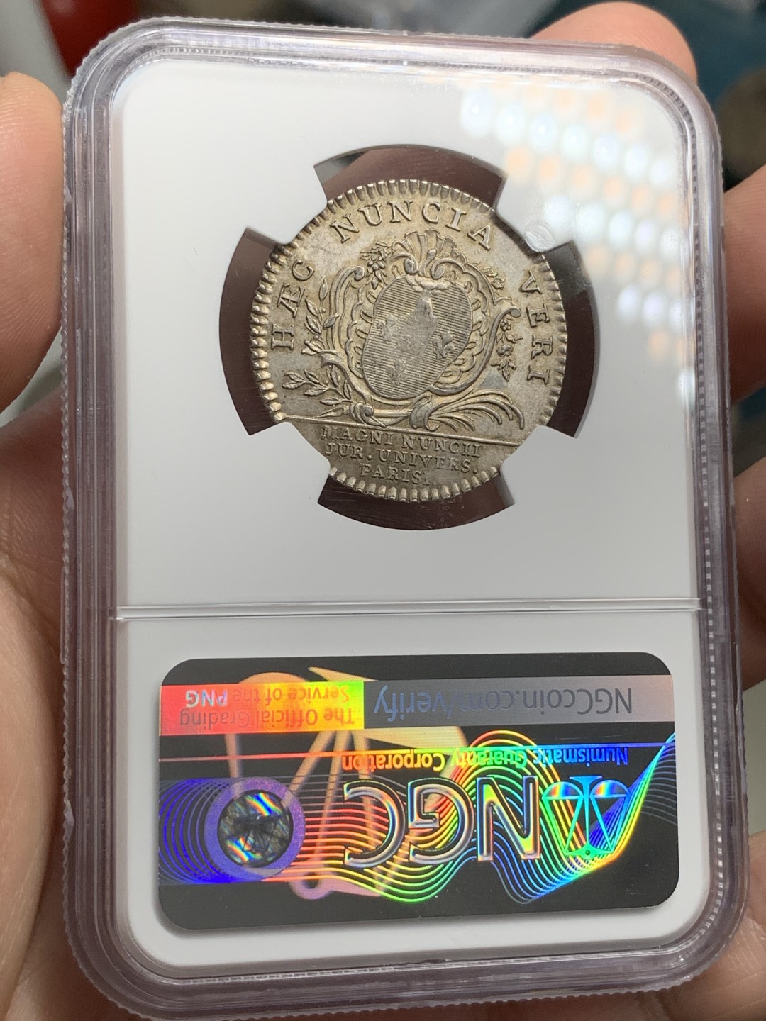 《竞宝斋》第68场-本周日，周一，周四.3场连拍（全场不限金额包邮） NGC MS62 法国 1747年 巴黎大学 圆形银质代币 人物清晰 背面PL感十足