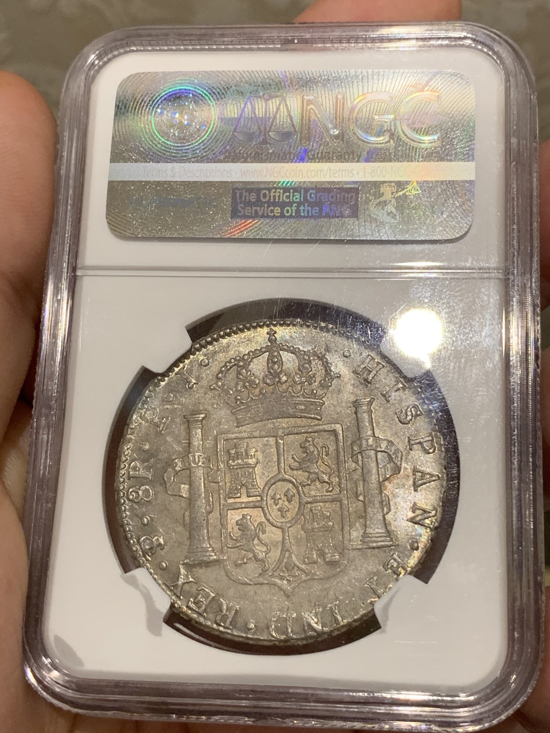 《竞宝斋》第68场-本周日，周一，周四.3场连拍（全场不限金额包邮） NGC MS62 1808年西属玻利维亚卡洛斯四世8R双柱银币 深灰色老包浆，打的又正又深，城堡的砖都看的一清二楚，西属币玩的就是打制