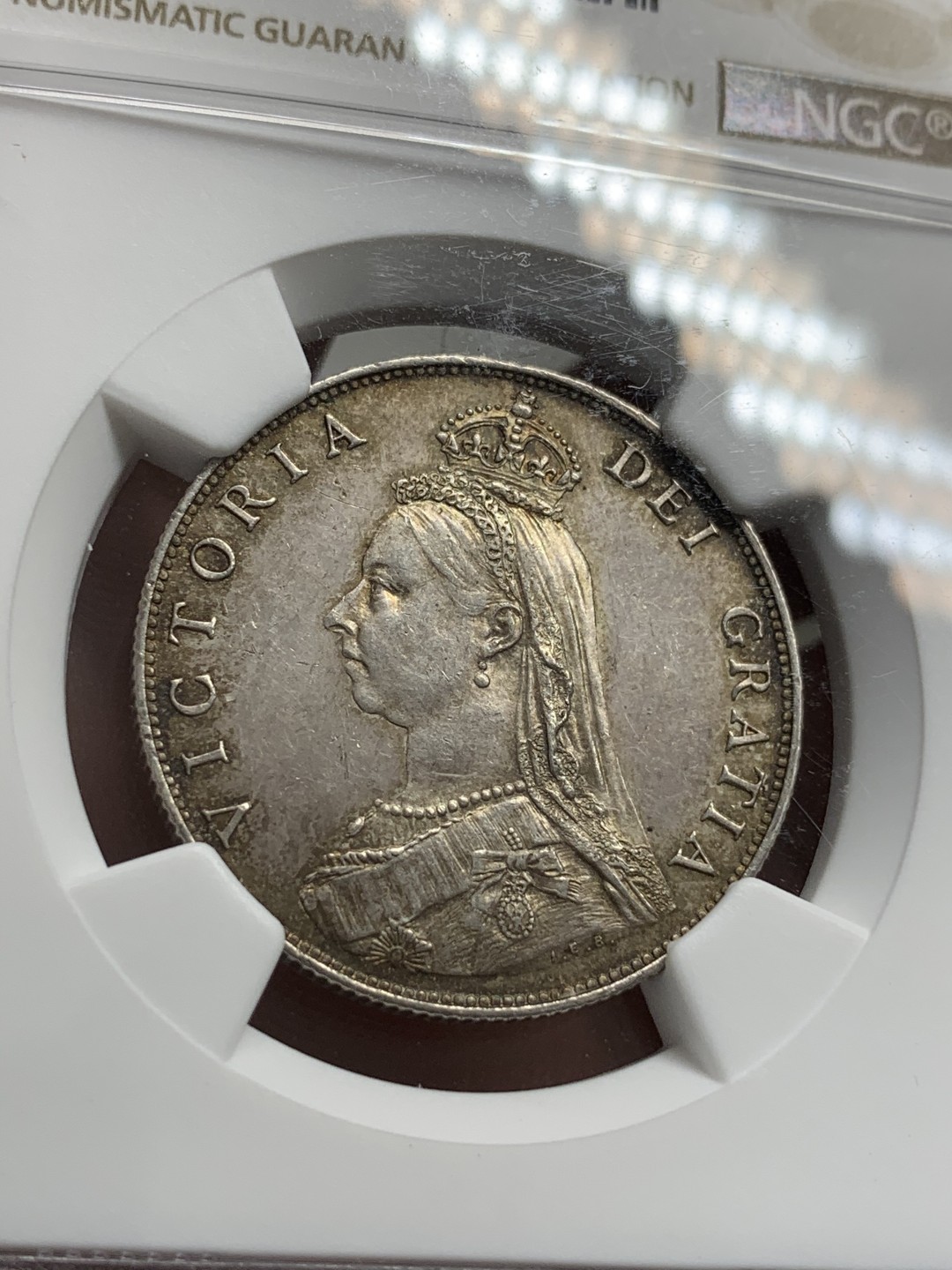 《竞宝斋》第68场-本周日，周一，周四.3场连拍（全场不限金额包邮） NGC-au58 英国 1887年 2先令佛罗林银币 中年老维银币 淡彩包浆