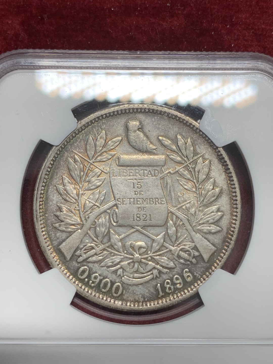 《竞宝斋》第68场-本周日，周一，周四.3场连拍（全场不限金额包邮） NGC-AU 危地马拉 1896年 坐人拿花1比索 大银币 环彩带光 南美币都疯了现在