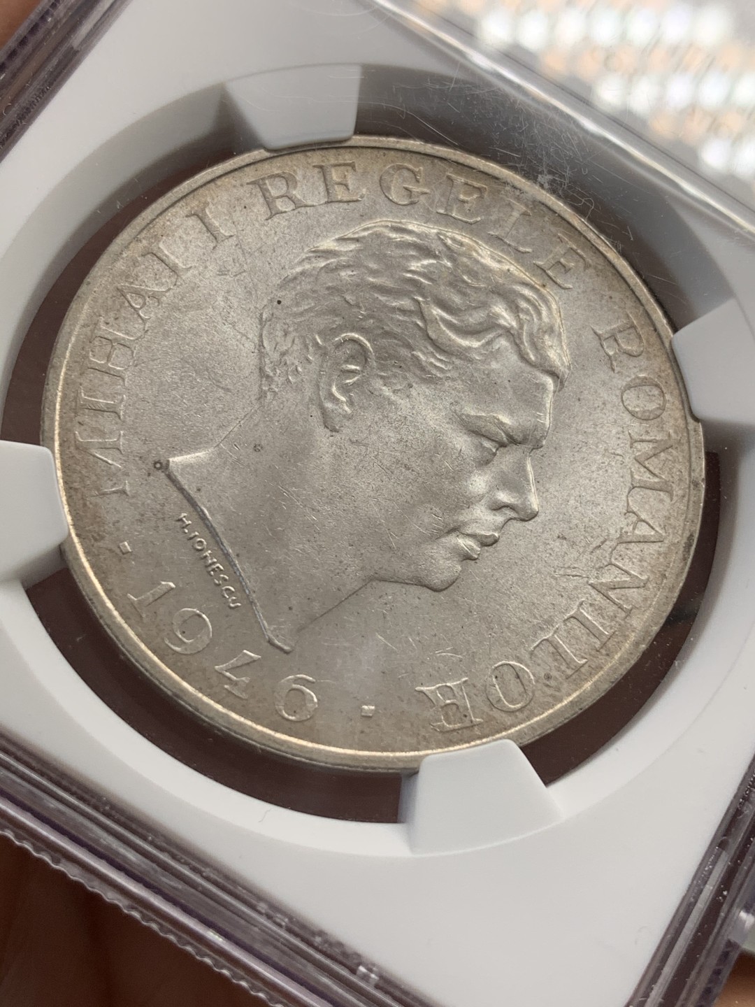 《竞宝斋》第68场-本周日，周一，周四.3场连拍（全场不限金额包邮） NGC-MS62 罗马尼亚1946年 10万列伊 大银币