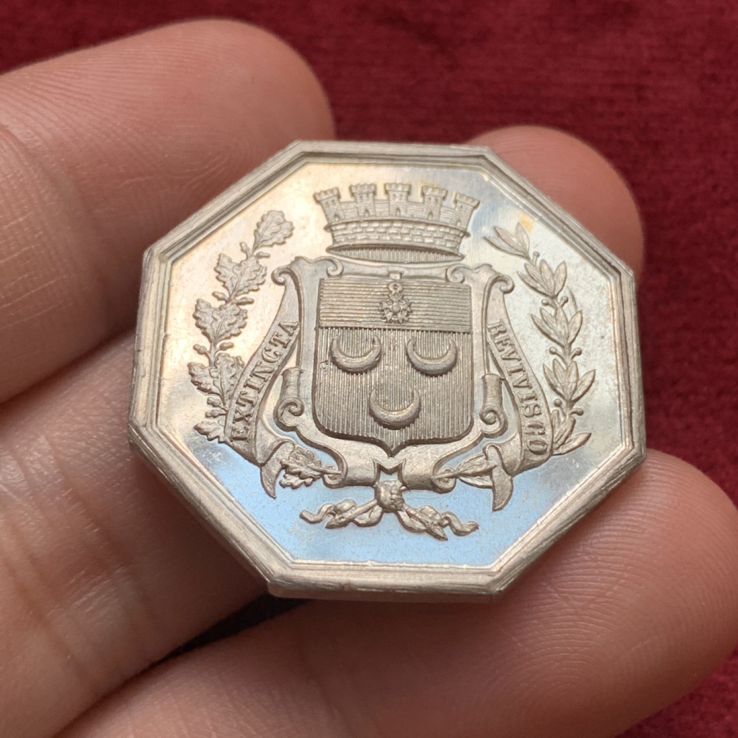 《竞宝斋》第68场-本周日，周一，周四.3场连拍（全场不限金额包邮） 法国八角银代币 unc原光品 丰饶角银标 31毫米 12.55克