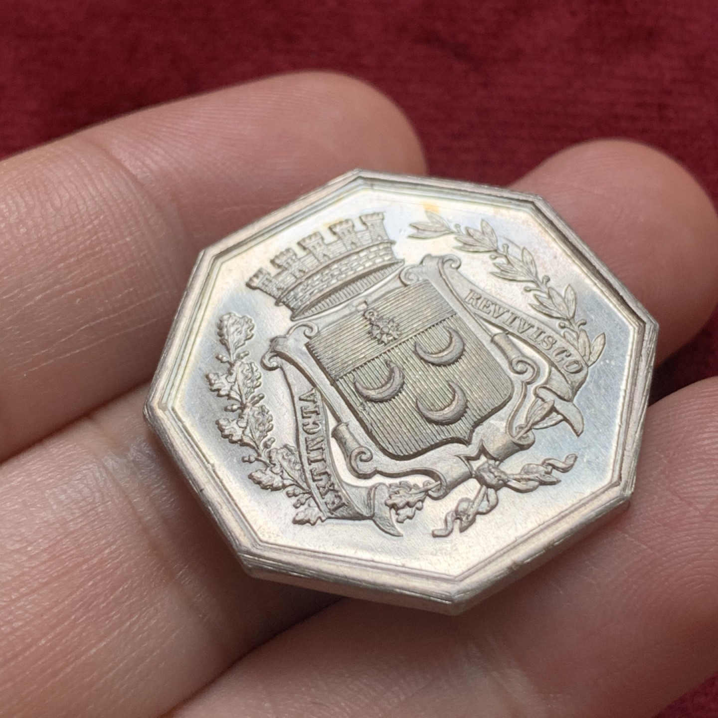 《竞宝斋》第68场-本周日，周一，周四.3场连拍（全场不限金额包邮） 法国八角银代币 unc原光品 丰饶角银标 31毫米 12.55克