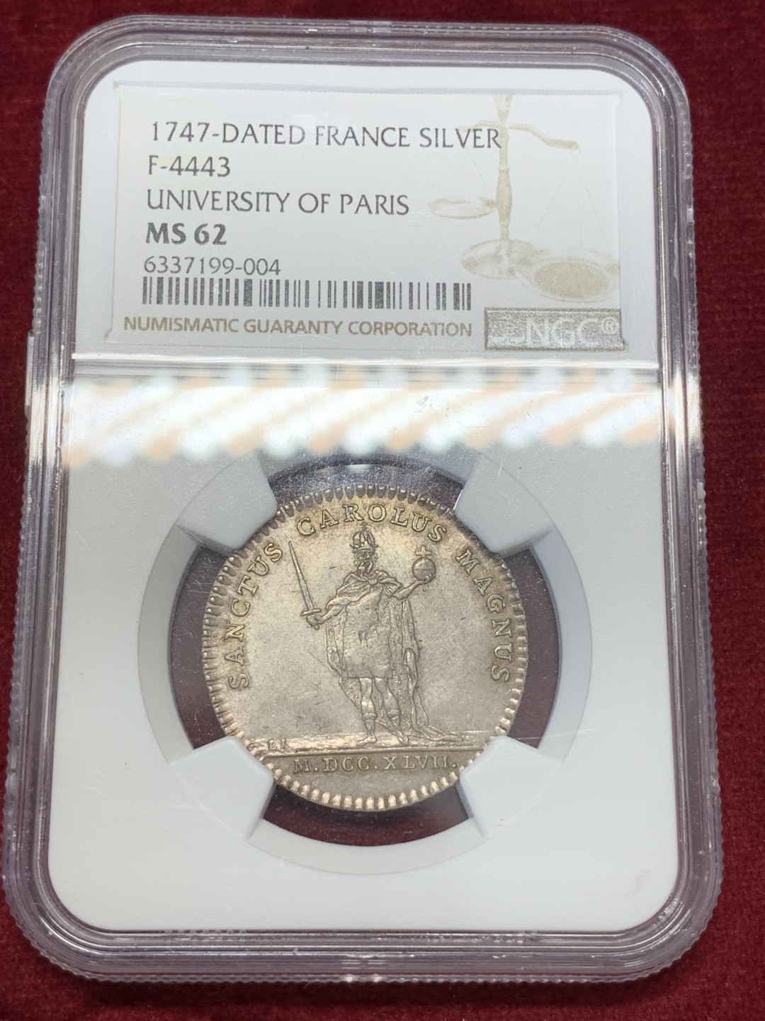 《竞宝斋》第68场-本周日，周一，周四.3场连拍（全场不限金额包邮） NGC MS62 法国 1747年 巴黎大学 圆形银质代币 人物清晰 背面PL感十足