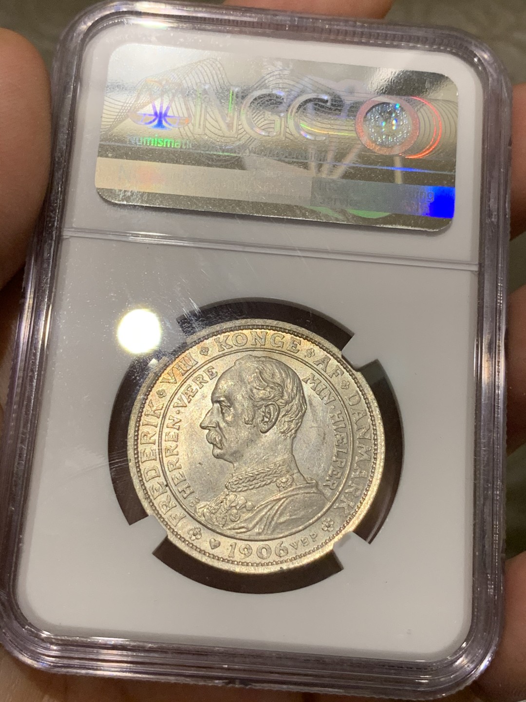 《竞宝斋》第68场-本周日，周一，周四.3场连拍（全场不限金额包邮） NGC-MS62 丹麦 1906年 2克朗 弗雷德里克八世继位纪念 与克里斯蒂安九世双人像 银币