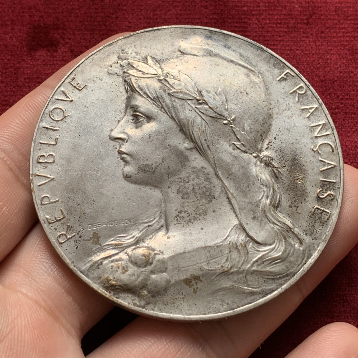 《竞宝斋》第68场-本周日，周一，周四.3场连拍（全场不限金额包邮） 法国 20世纪初   镀银铜章 83克 59.4mm超大规格  铜边铭