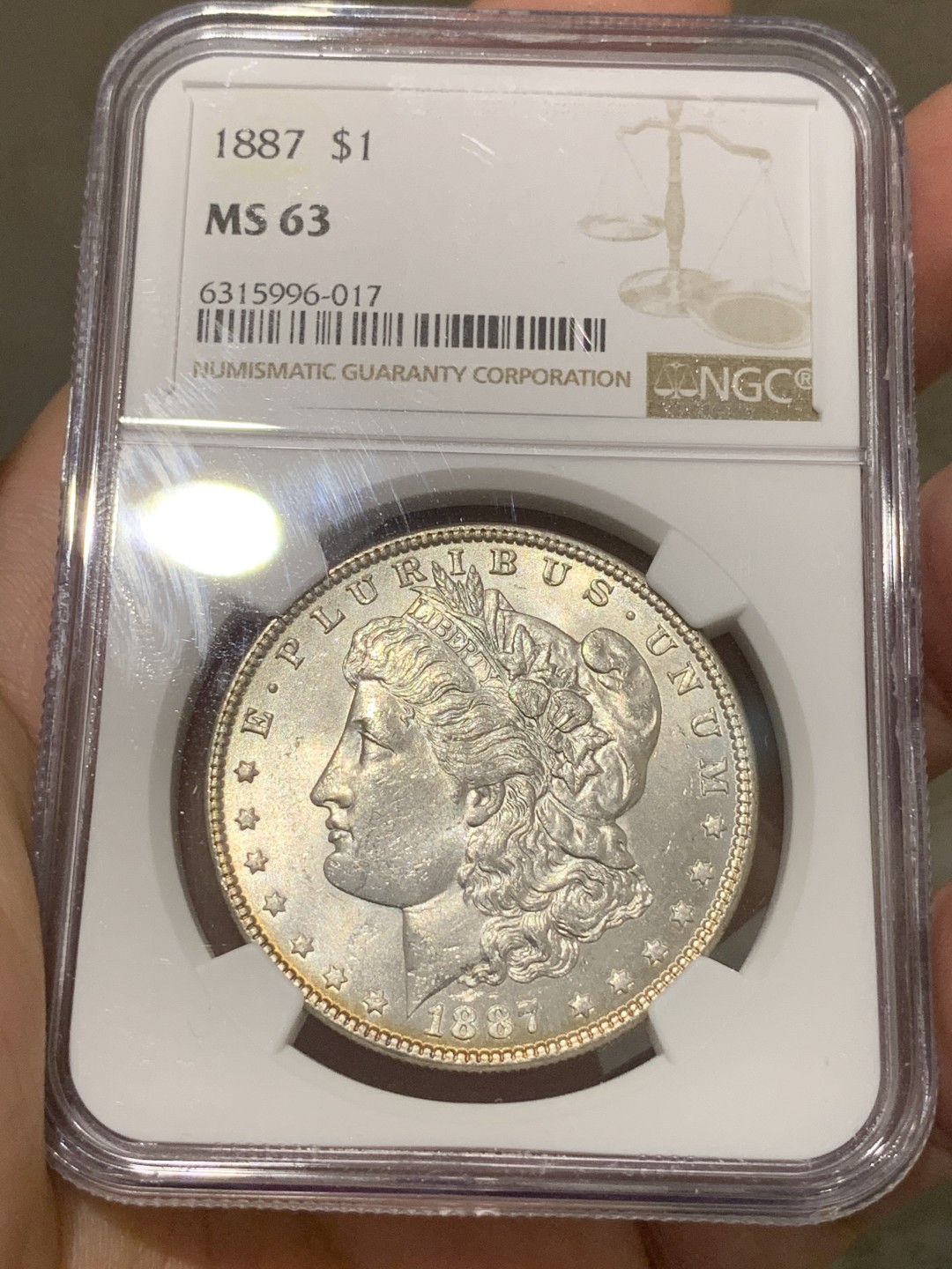 《竞宝斋》第68场-本周日，周一，周四.3场连拍（全场不限金额包邮） NGC-MS63美国1887年摩根银币 卷首币鹰面满五彩