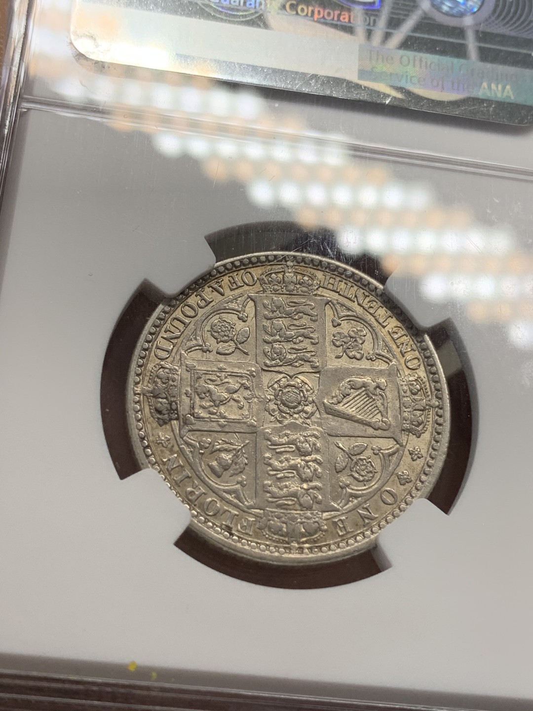 《竞宝斋》第68场-本周日，周一，周四.3场连拍（全场不限金额包邮） NGC AU 英国1849年维多利亚女王 无神版 哥特弗洛林银币 淡彩包浆 很好看