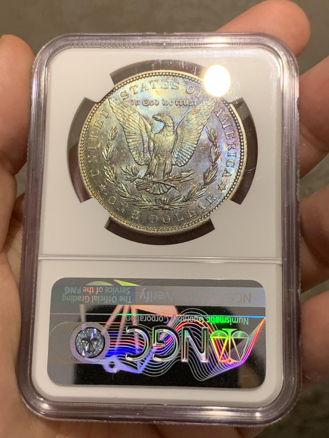 《竞宝斋》第68场-本周日，周一，周四.3场连拍（全场不限金额包邮） NGC-MS63美国1887年摩根银币 卷首币鹰面满五彩