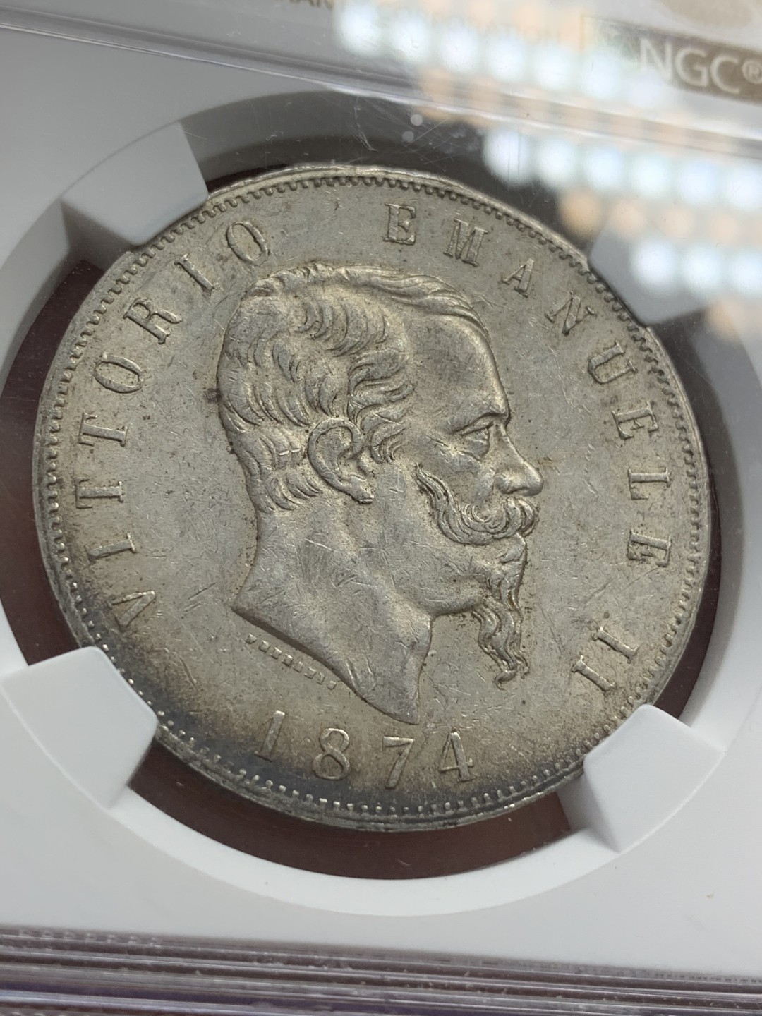 《竞宝斋》第68场-本周日，周一，周四.3场连拍（全场不限金额包邮） NGC-MS61 意大利 1874年 5里拉  银币 淡彩老包浆