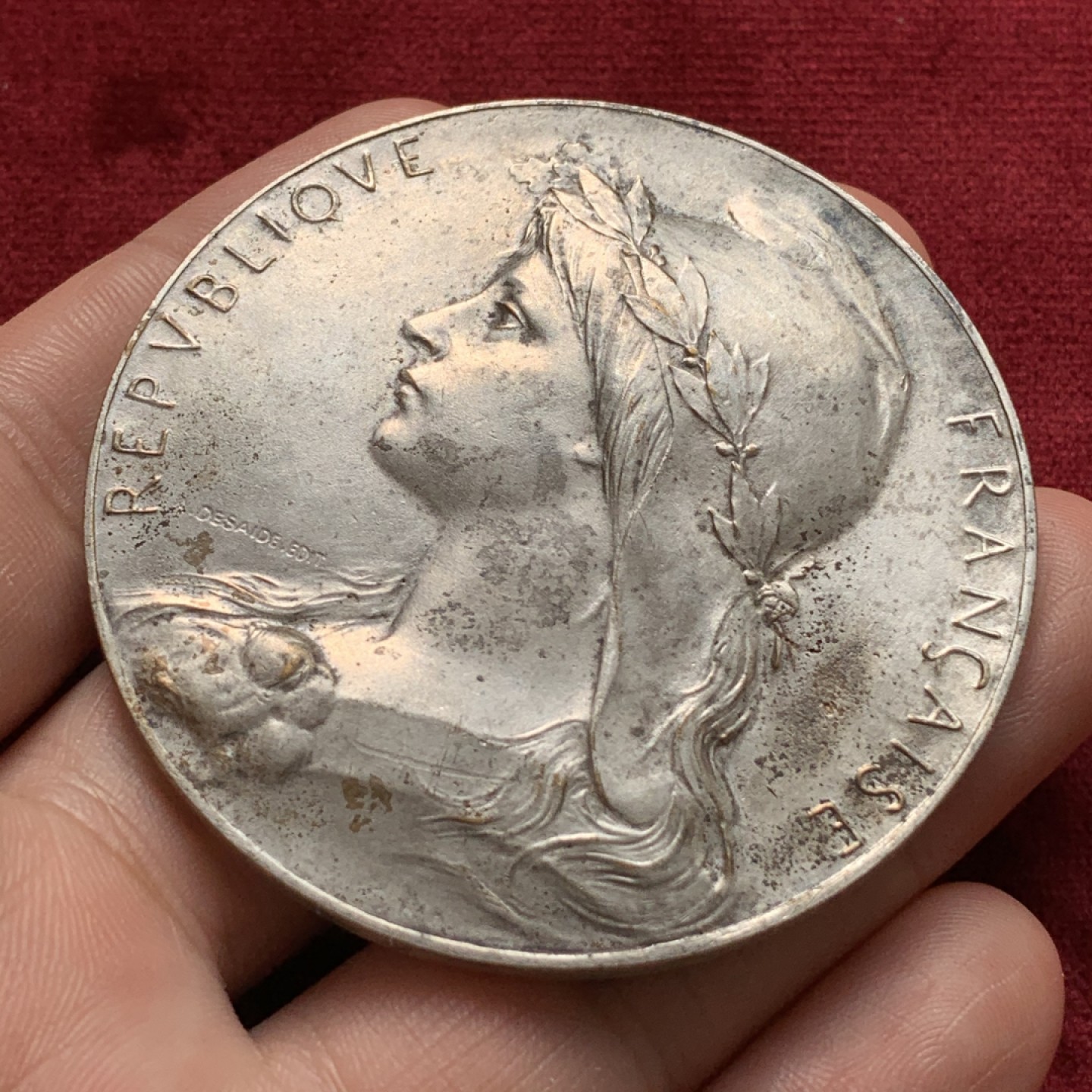 《竞宝斋》第68场-本周日，周一，周四.3场连拍（全场不限金额包邮） 法国 20世纪初   镀银铜章 83克 59.4mm超大规格  铜边铭