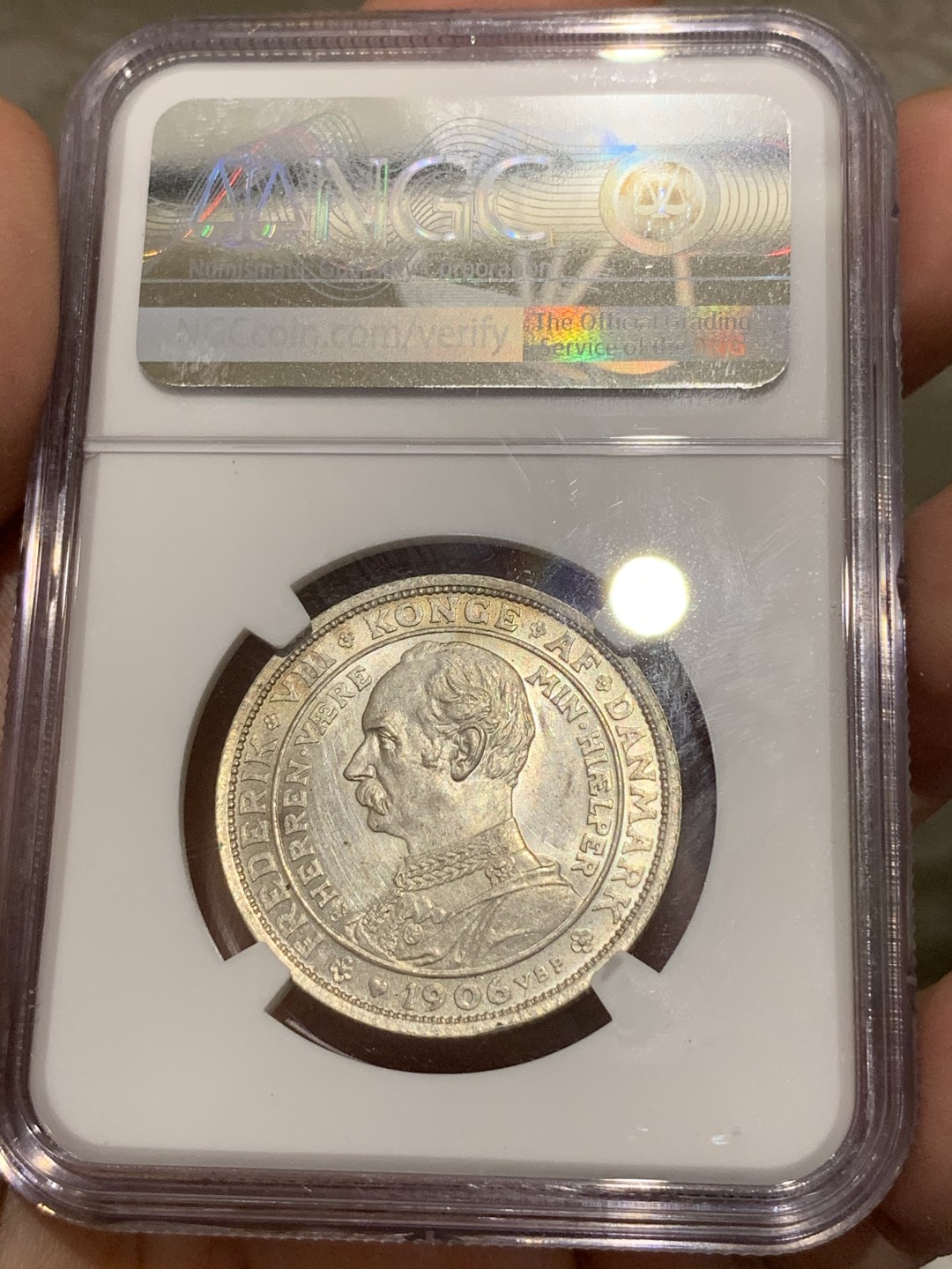 《竞宝斋》第68场-本周日，周一，周四.3场连拍（全场不限金额包邮） NGC-MS62 丹麦 1906年 2克朗 弗雷德里克八世继位纪念 与克里斯蒂安九世双人像 银币