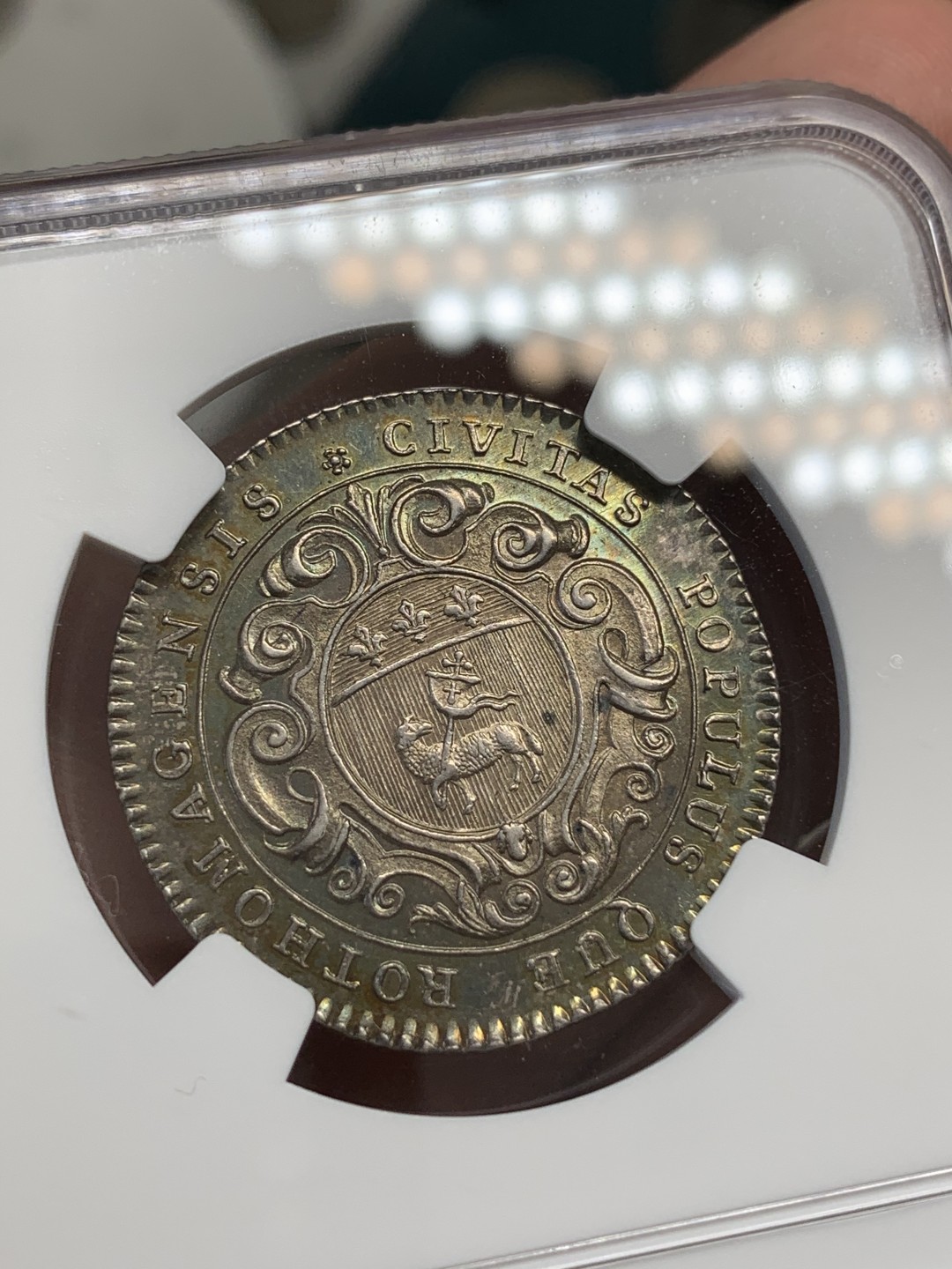 《竞宝斋》第68场-本周日，周一，周四.3场连拍（全场不限金额包邮） NGC AU58 法国路易十五 圆形银质代币 高品细节 镜面底板 黄绿包浆 非常难得