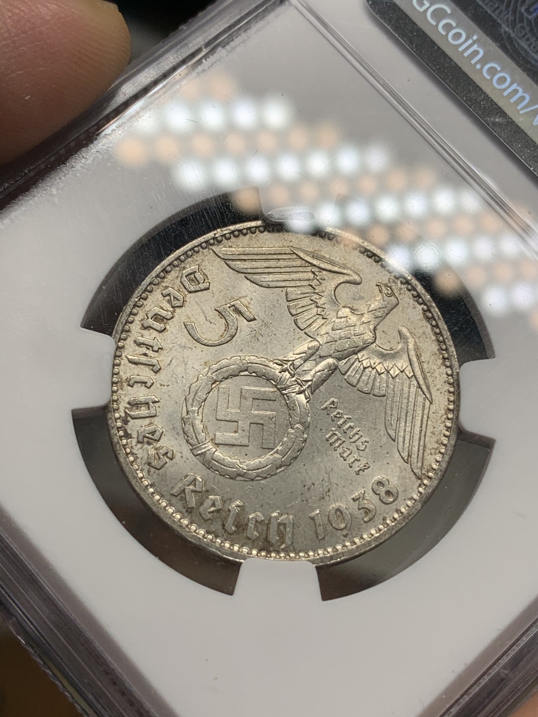 《竞宝斋》第68场-本周日，周一，周四.3场连拍（全场不限金额包邮） NGC-UNC德国1938兴登堡5马克，底板极佳，无磕无碰，光泽尤在