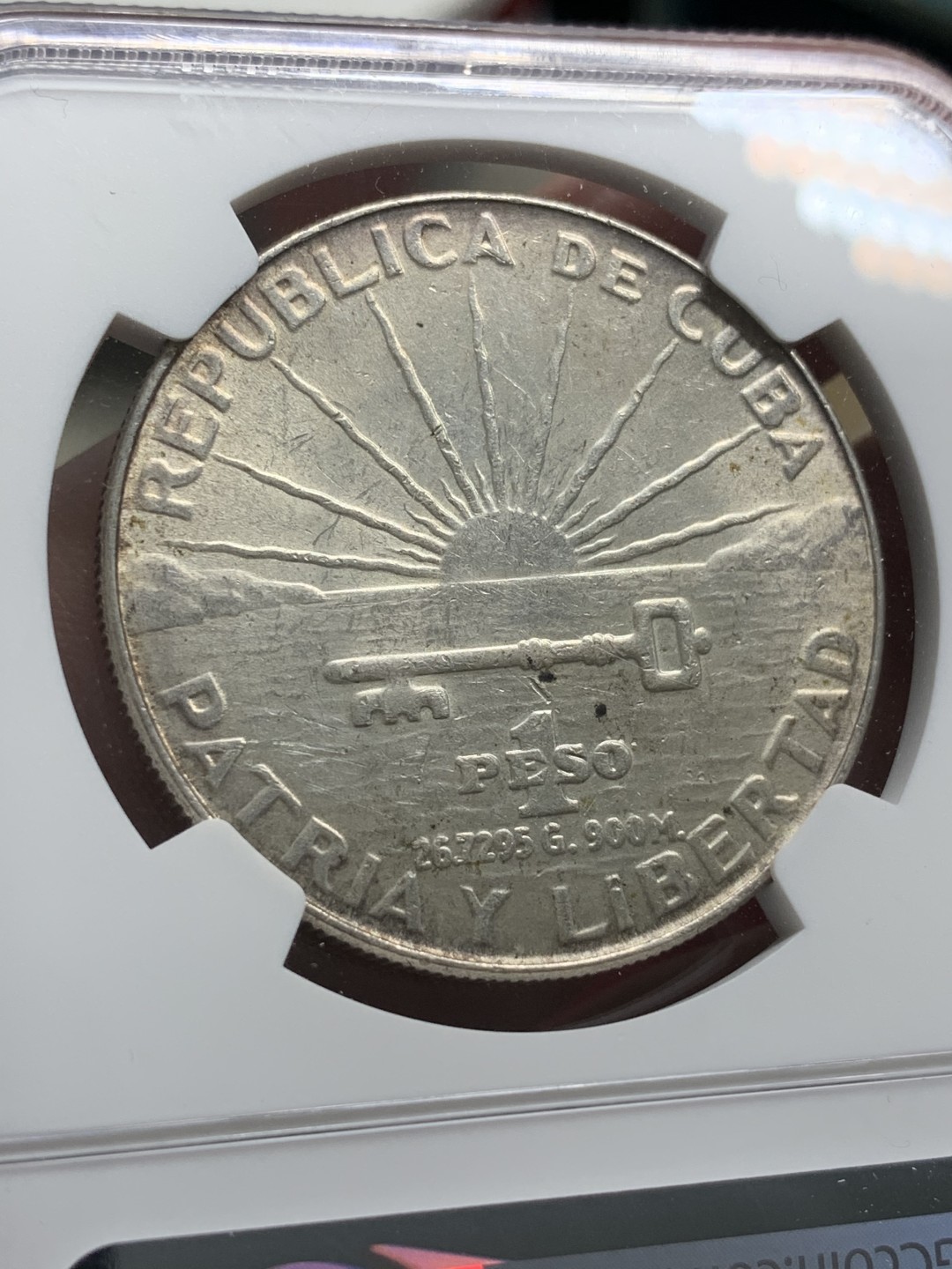 《竞宝斋》第68场-本周日，周一，周四.3场连拍（全场不限金额包邮） NGC-UNC 古巴 1953年 马丁百年纪念 1比索大银币 这枚有清晰真的看不出