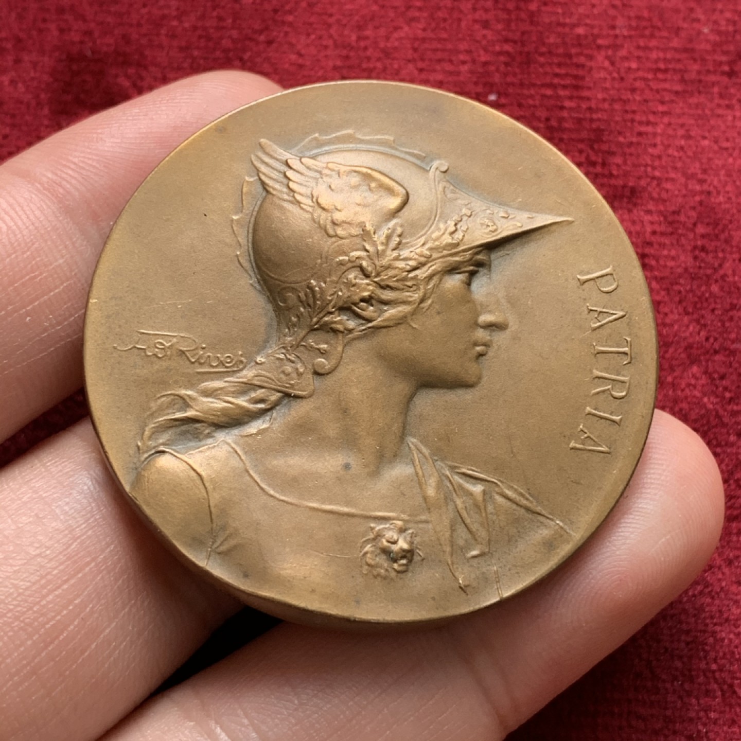 《竞宝斋》第68场-本周日，周一，周四.3场连拍（全场不限金额包邮） 法国 1933年 戎装 女神 铜章 43.8克 44.9mm直径 大规格 铜边铭