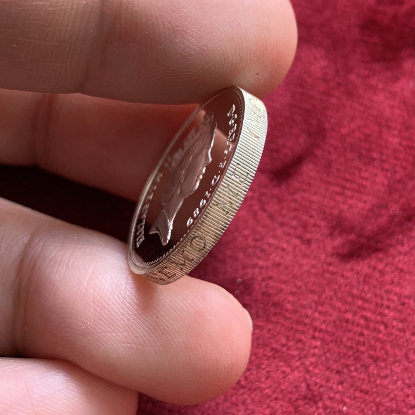 《竞宝斋》第68场-本周日，周一，周四.3场连拍（全场不限金额包邮） 英国1磅原盒精制银币，苏格兰蓟，1989年。