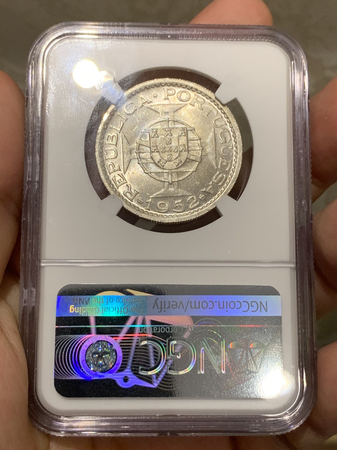 《竞宝斋》第68场-本周日，周一，周四.3场连拍（全场不限金额包邮） NGC MS63 1952年澳门5元银币 早期加厚版本