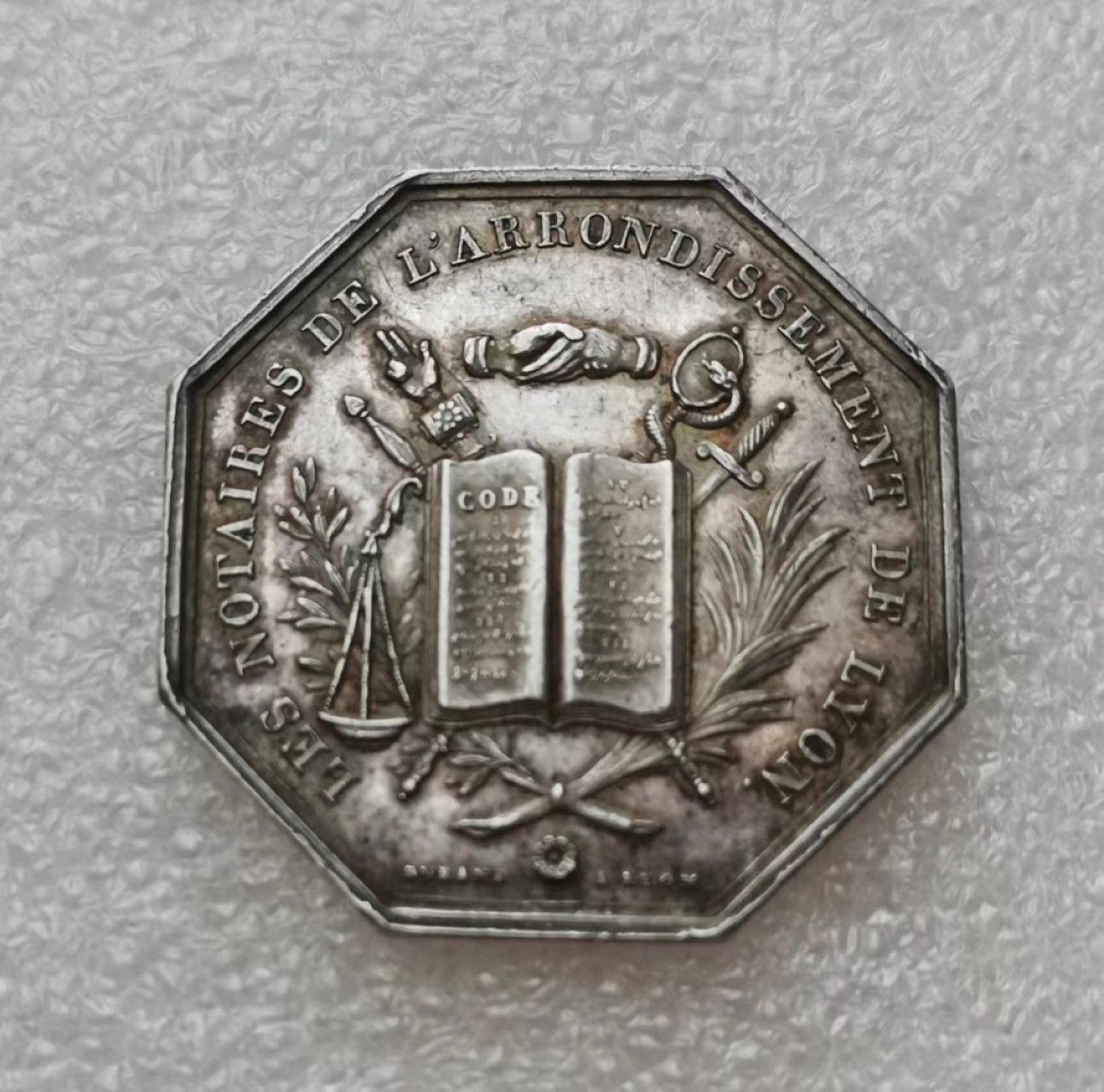 瓶子🏺第45期拍卖会 法国1839年原铸皇家司法JETON银质八角（五彩品）