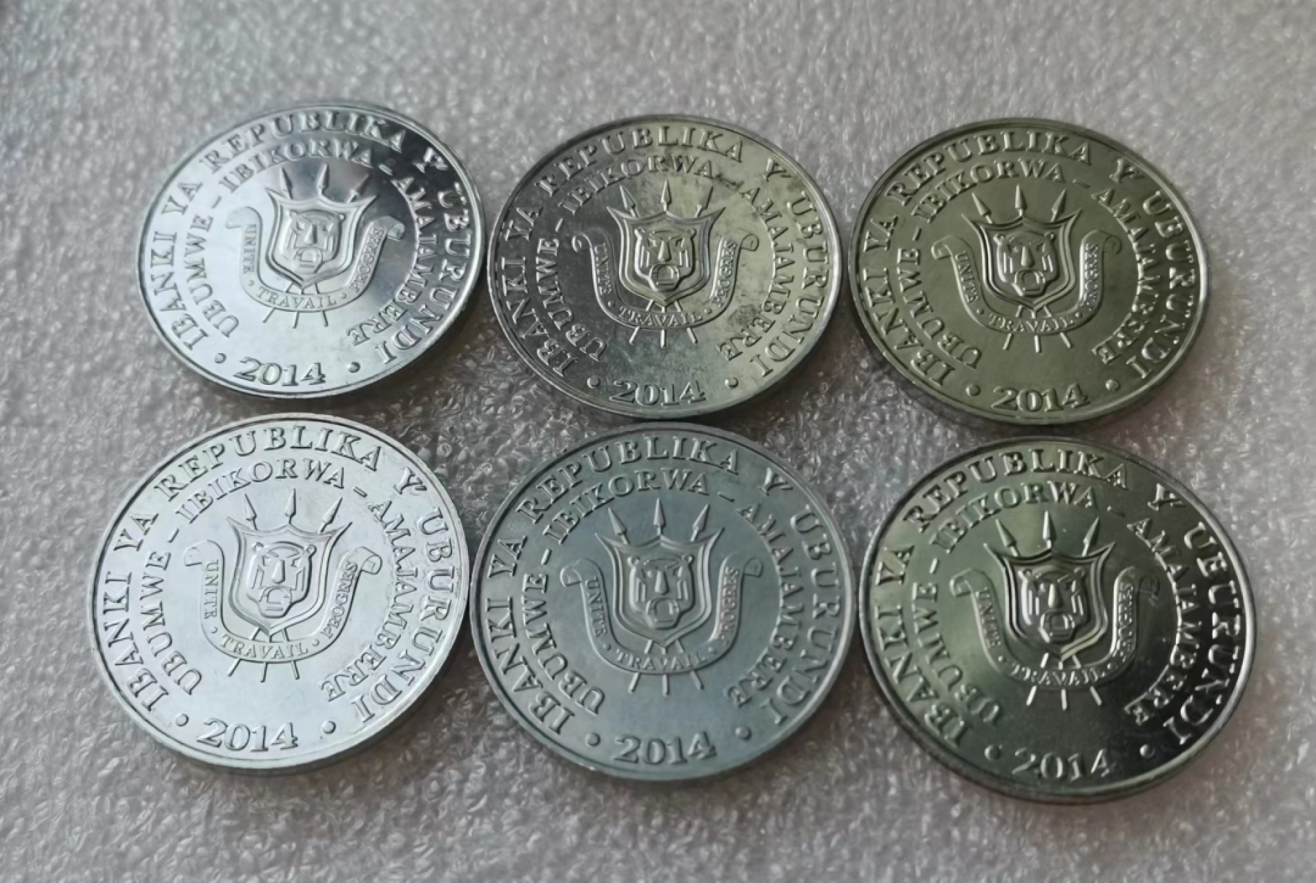 瓶子🏺第45期拍卖会 布隆迪2014年濒临灭绝鸟类6枚套