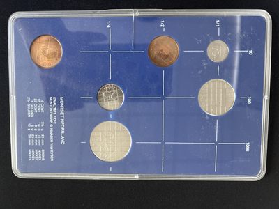 泡泡堂第三十五期  世界硬币纪念章专场（无押金，无佣金，捡漏，全场20包邮，偏远地区除外） - 荷兰1984年套币